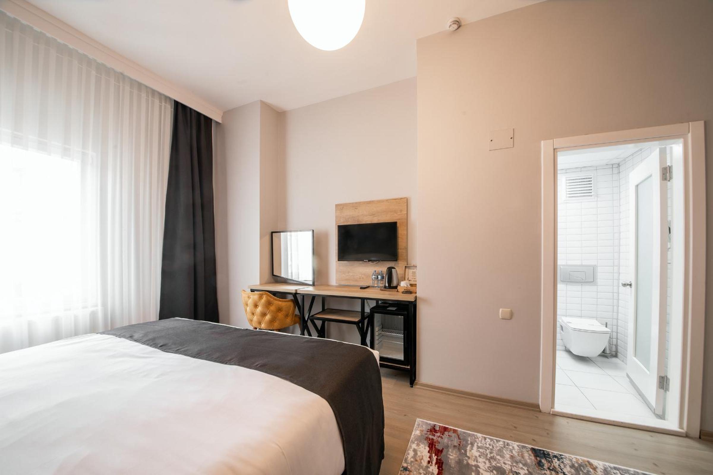Superior Double Room - Photo 8