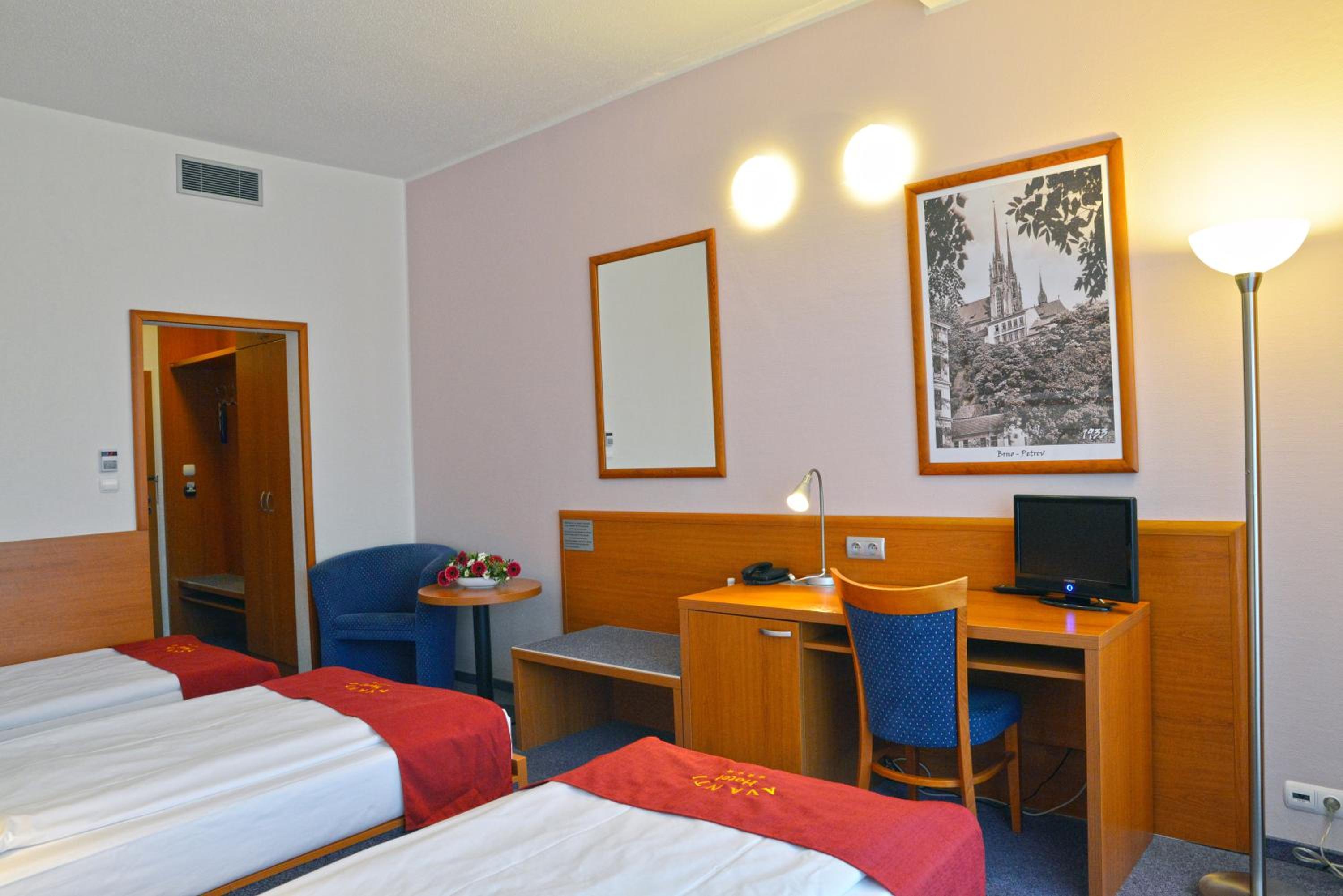 Triple Room with Access to public Relax Center - Photo 4