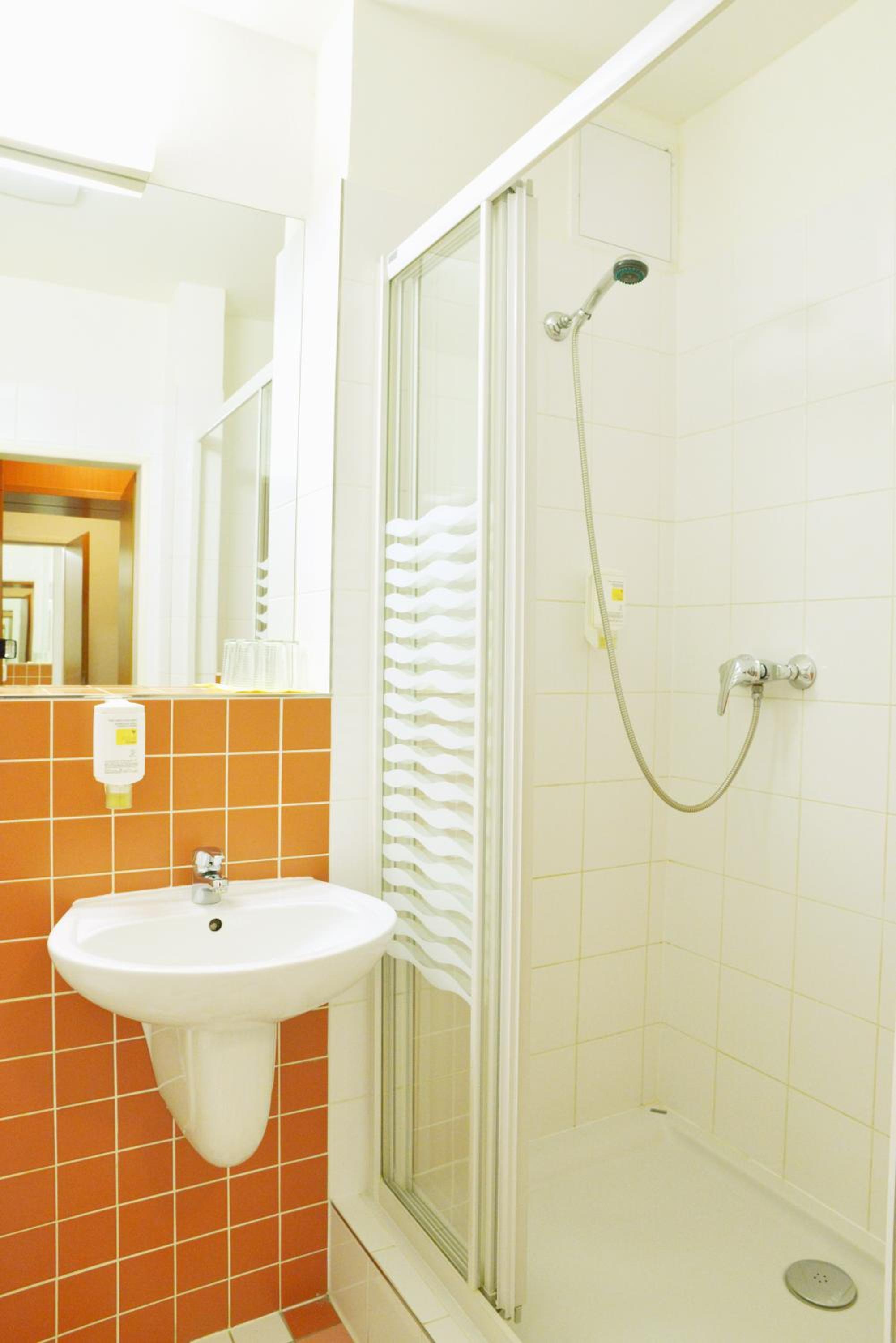 Double or Twin Room with Access to public Relax Center - Photo 3