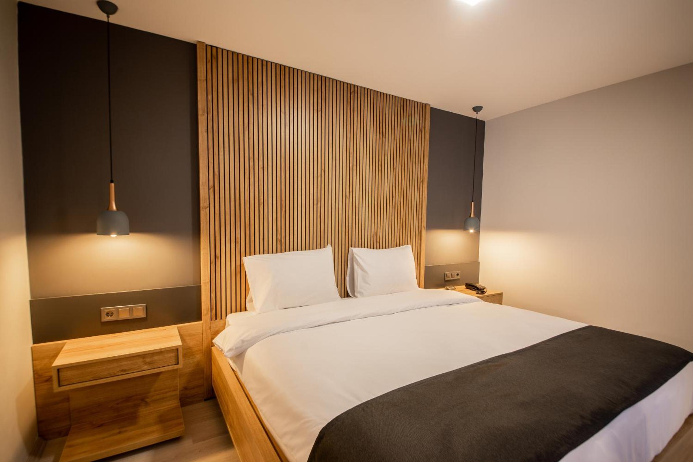 Executive Suite - Photo 1