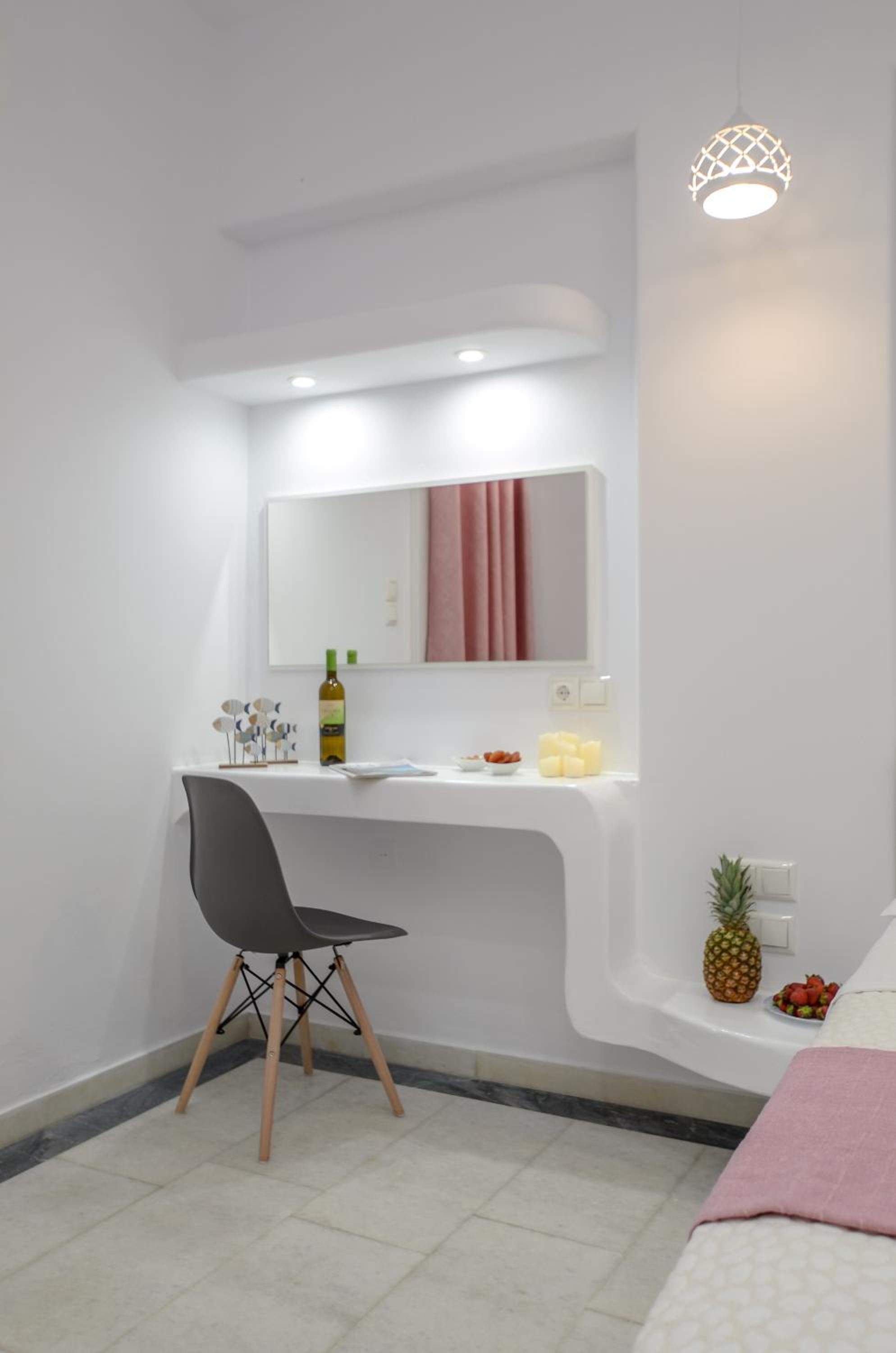 One-Bedroom Apartment - Photo 14