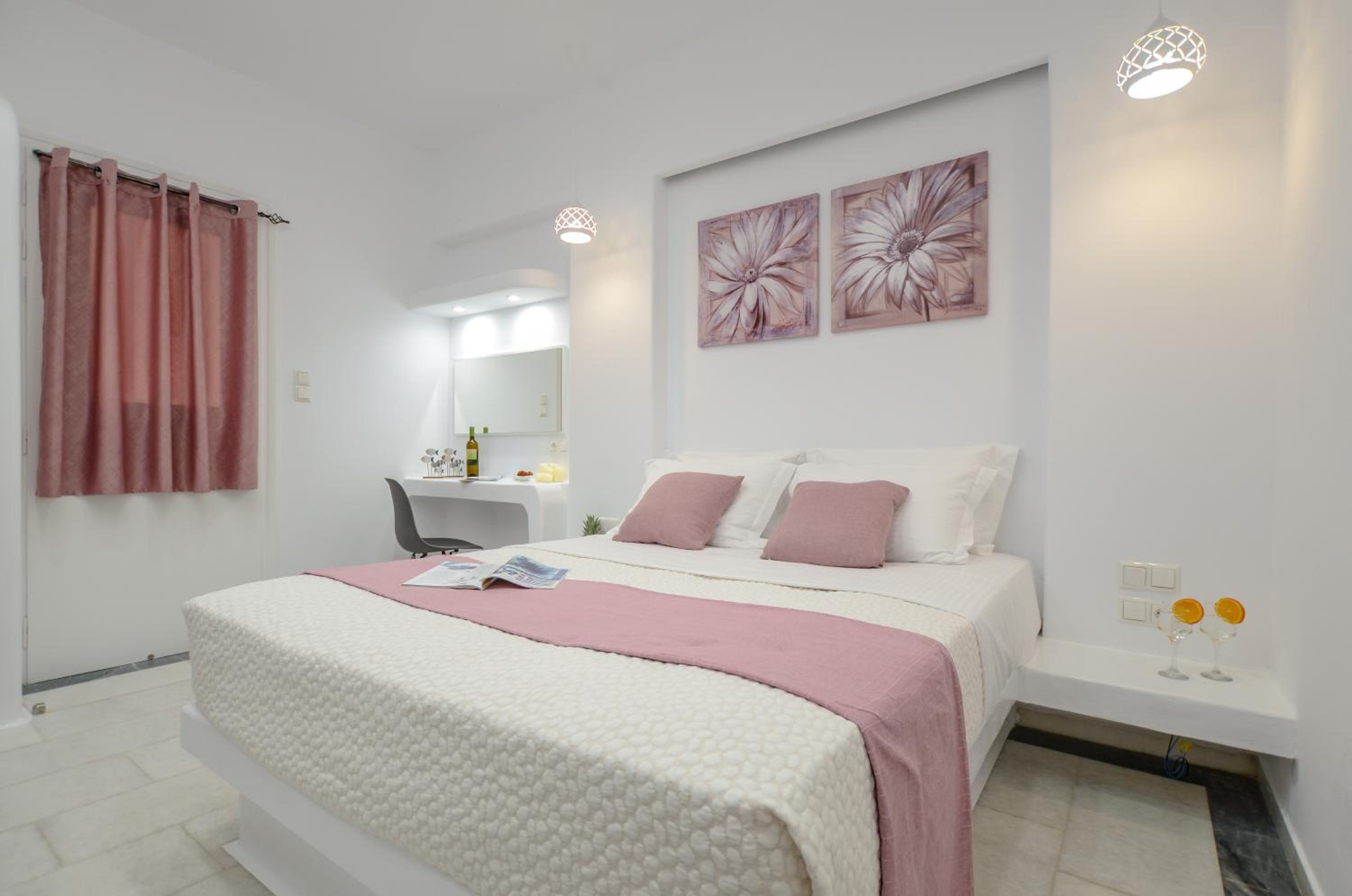 One-Bedroom Apartment - Photo 4