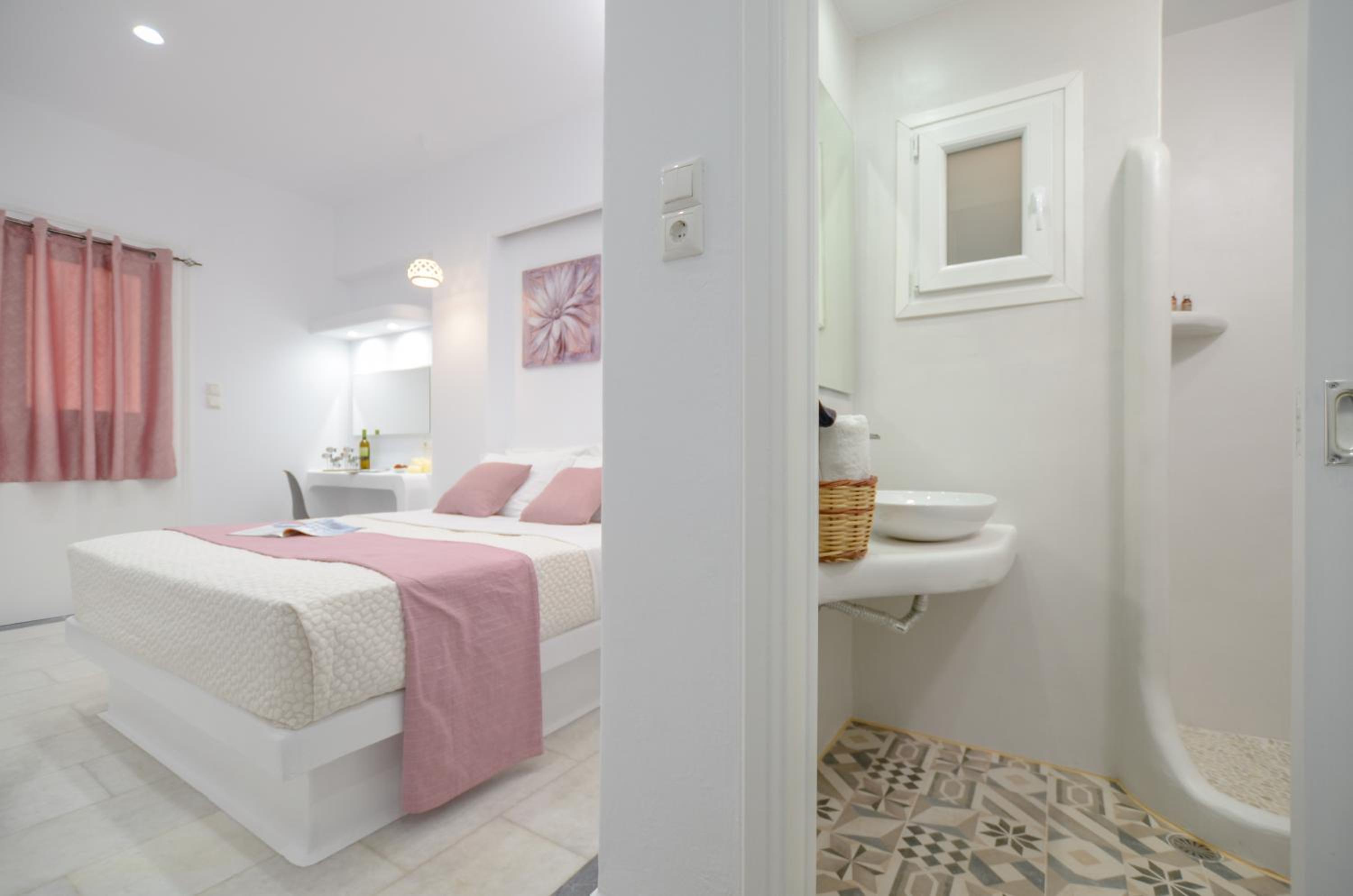One-Bedroom Apartment - Photo 6