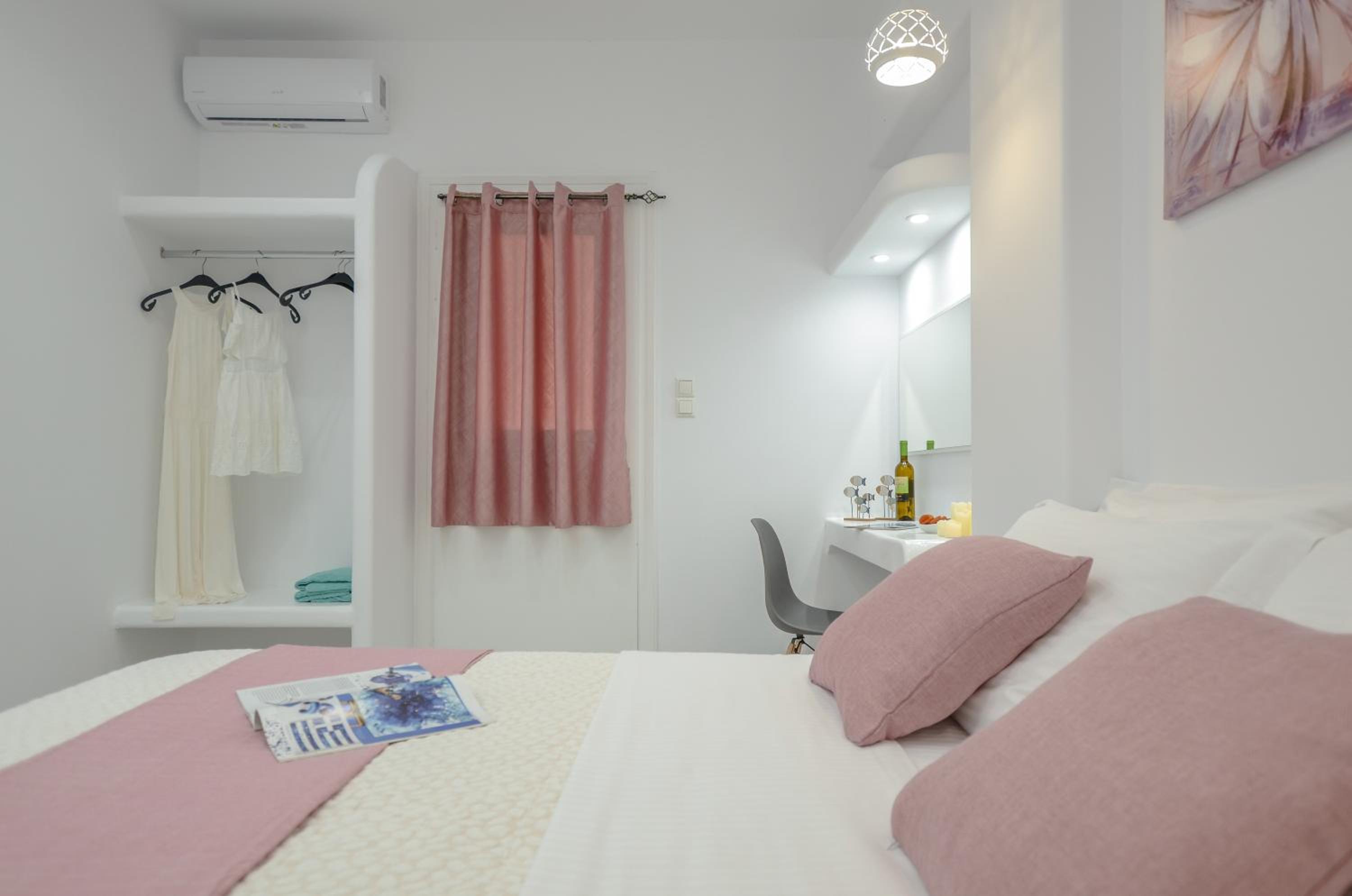 One-Bedroom Apartment - Photo 8