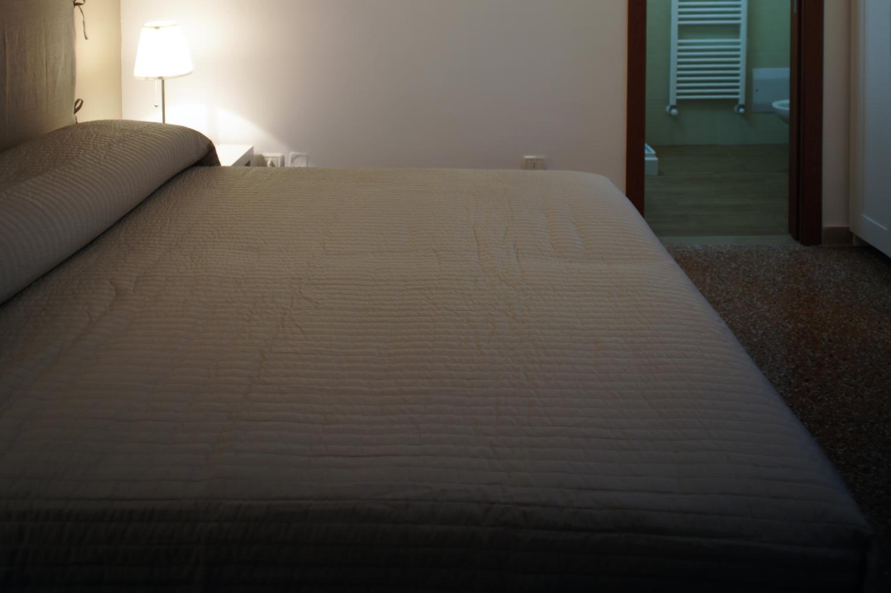 Double Room - Photo 18