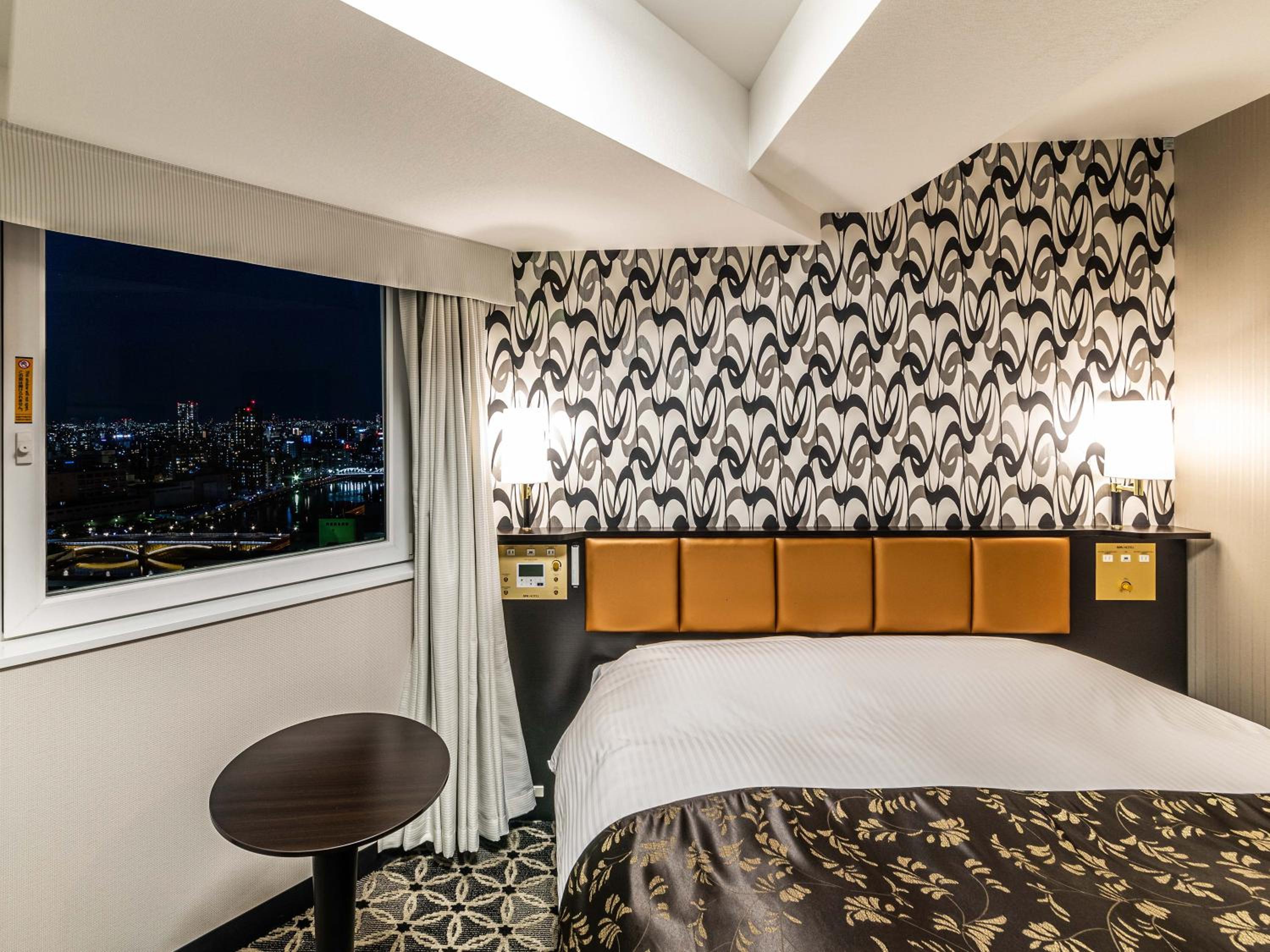 Queen Room-Non-Smoking【High Floor】 - Photo 1