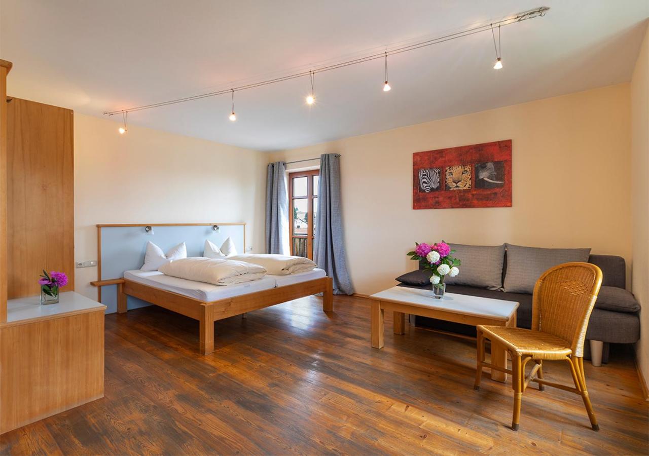 Family Room (2 Adults + 2 Children)