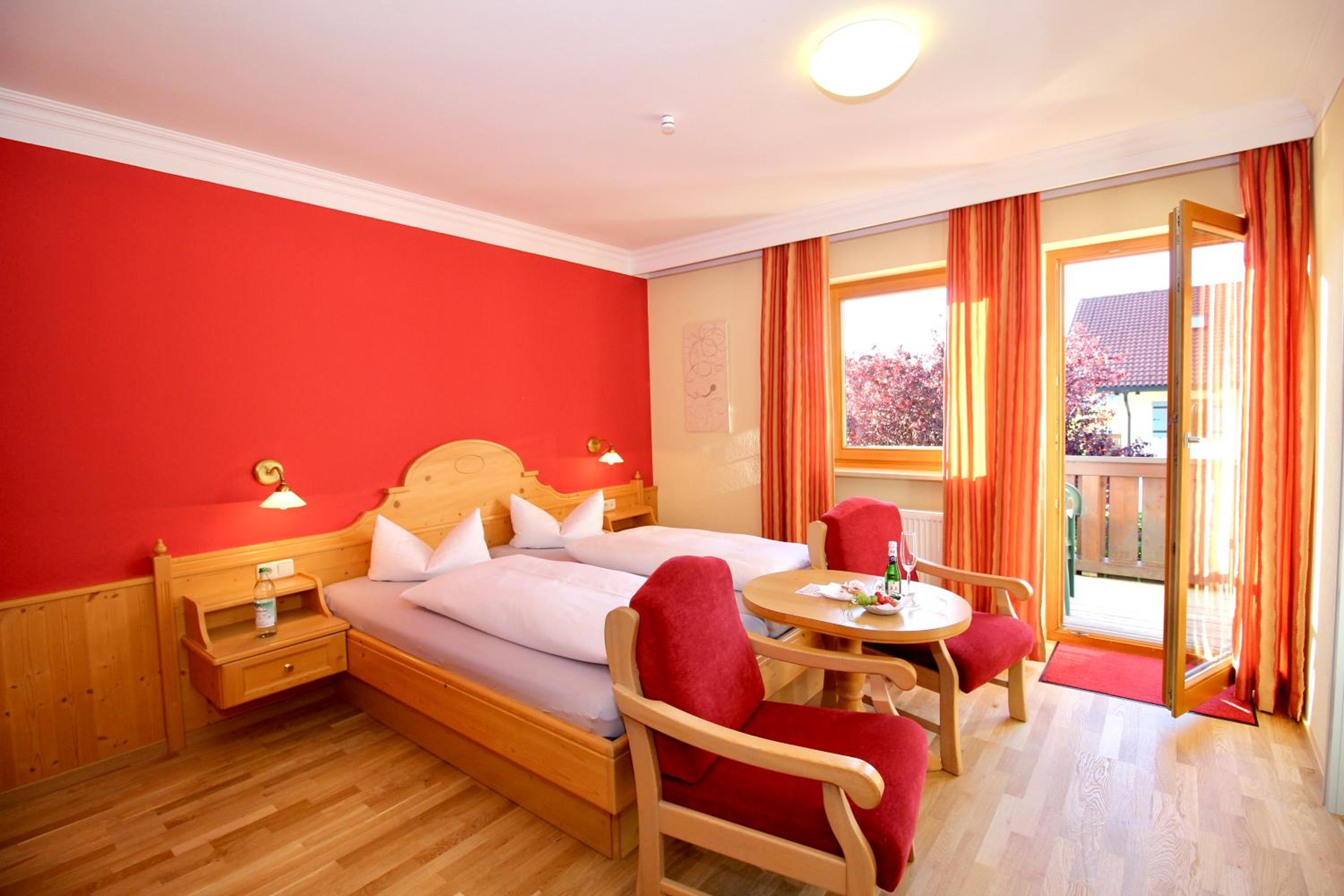 Double Room with Balcony - Photo 1