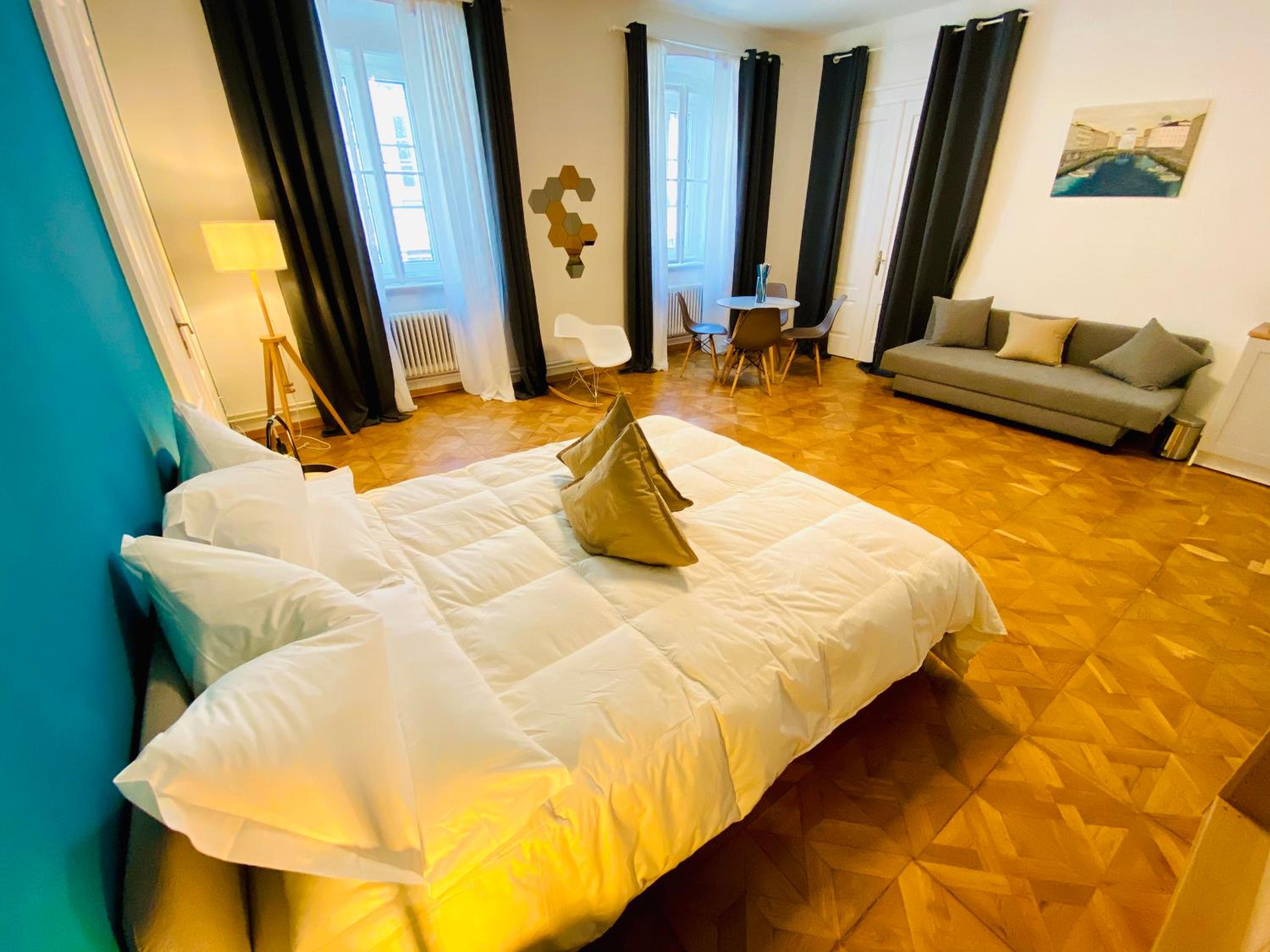 Deluxe Room - Photo 7