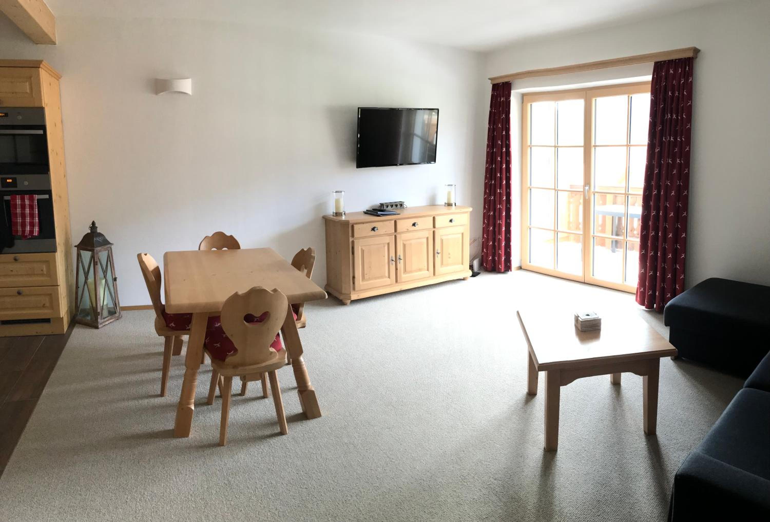 Apartment with Mountain View photo 1