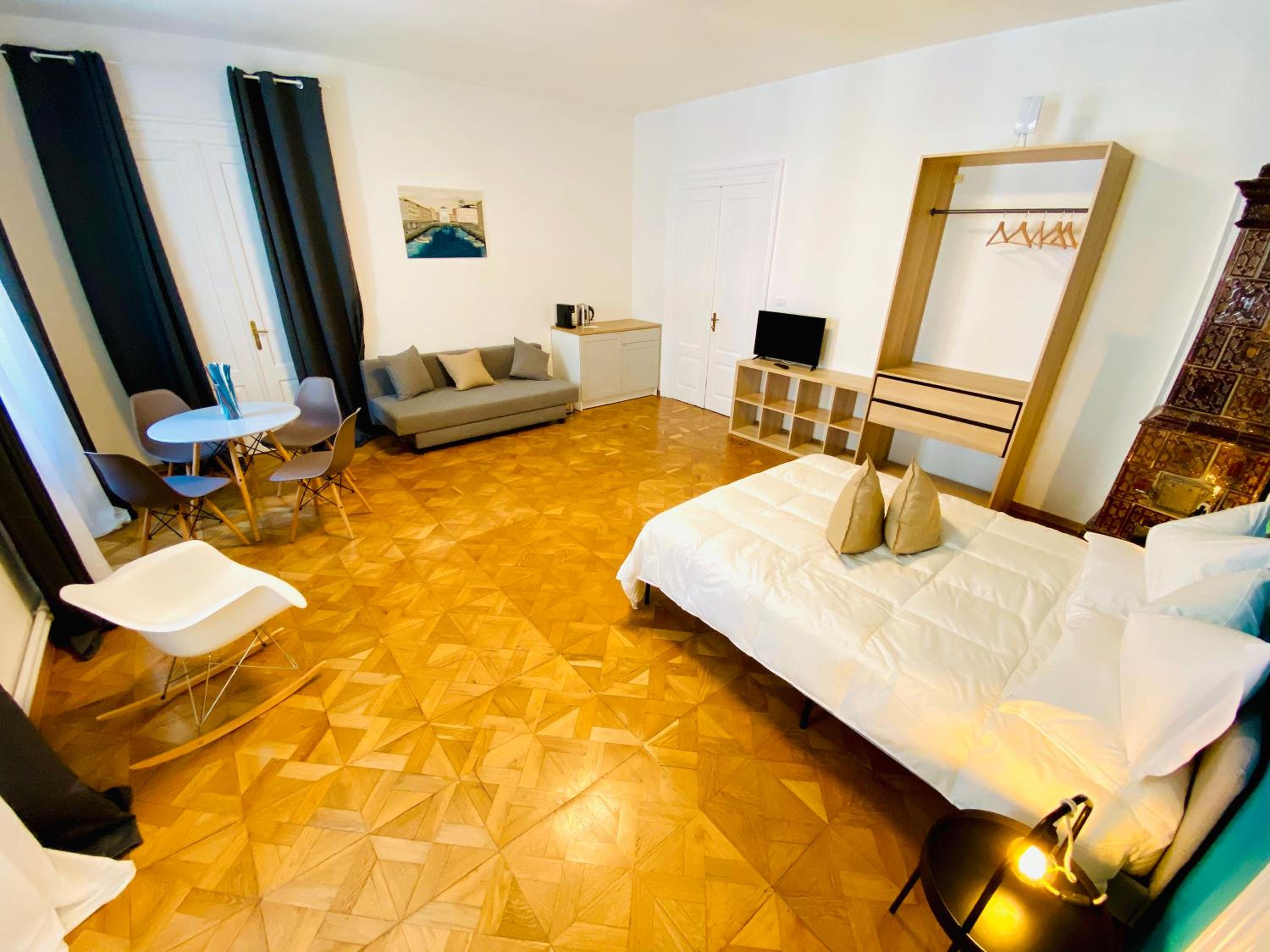 Deluxe Room - Photo 25