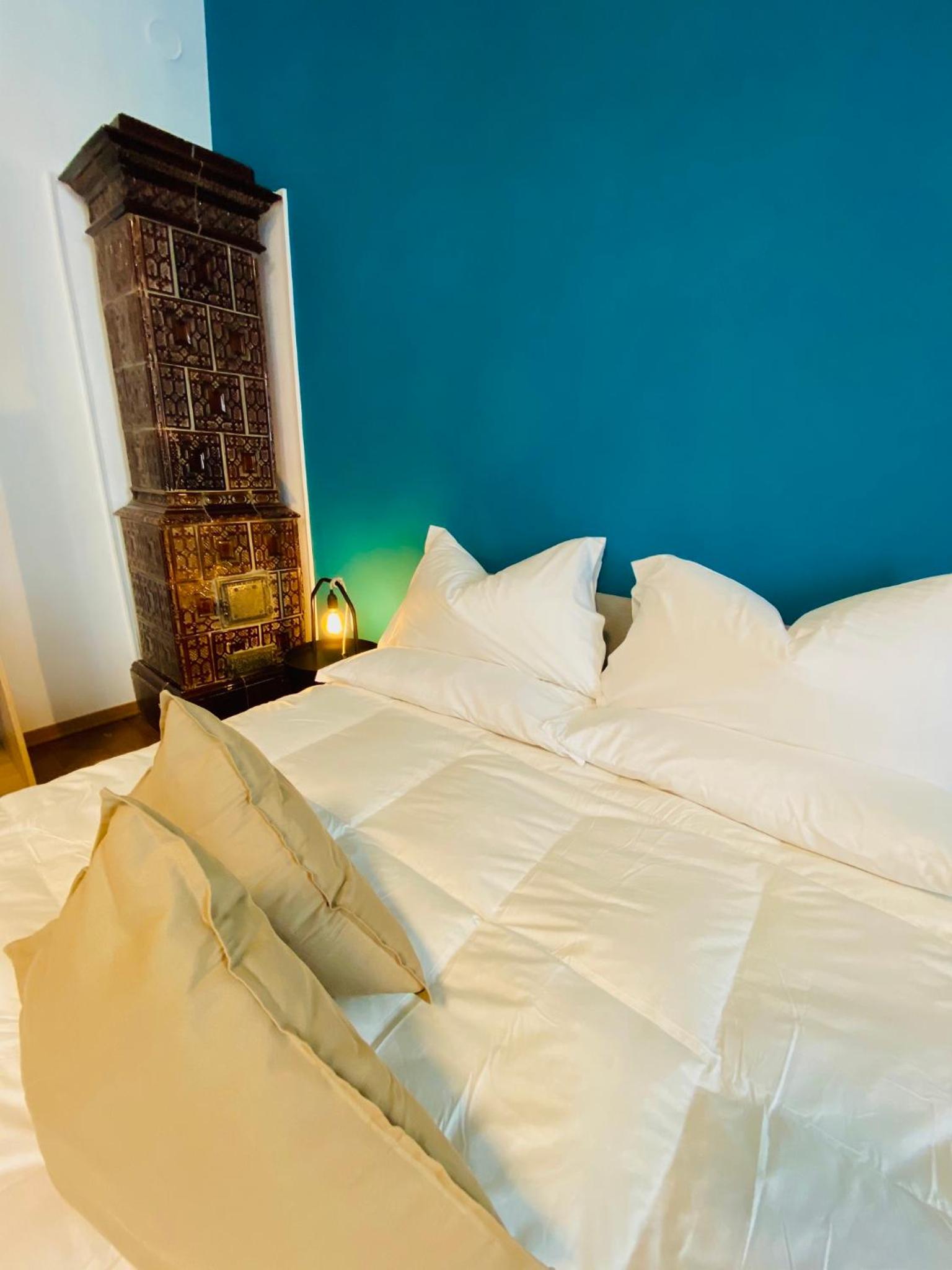 Deluxe Room - Photo 17