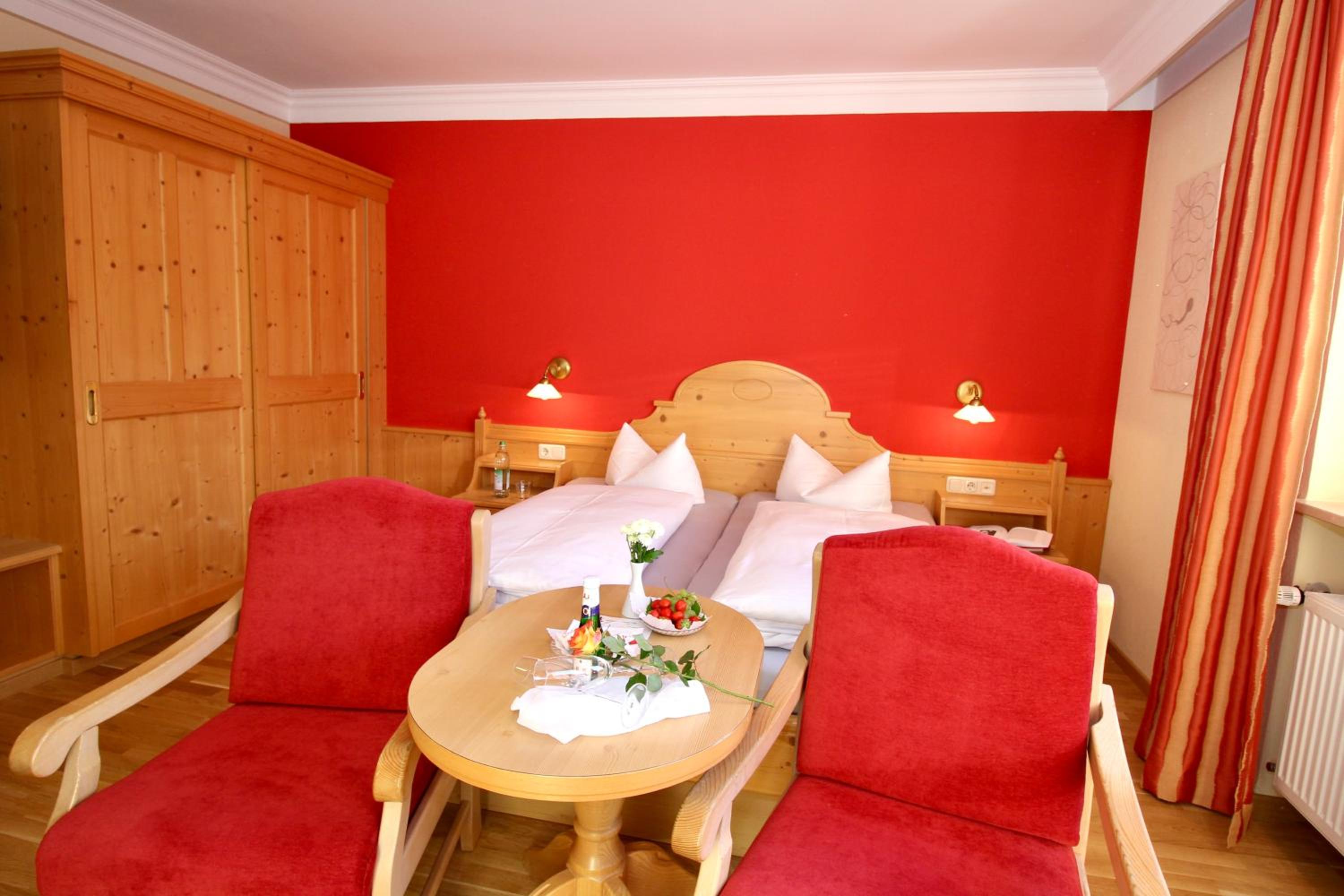 Double Room with Balcony - Photo 5