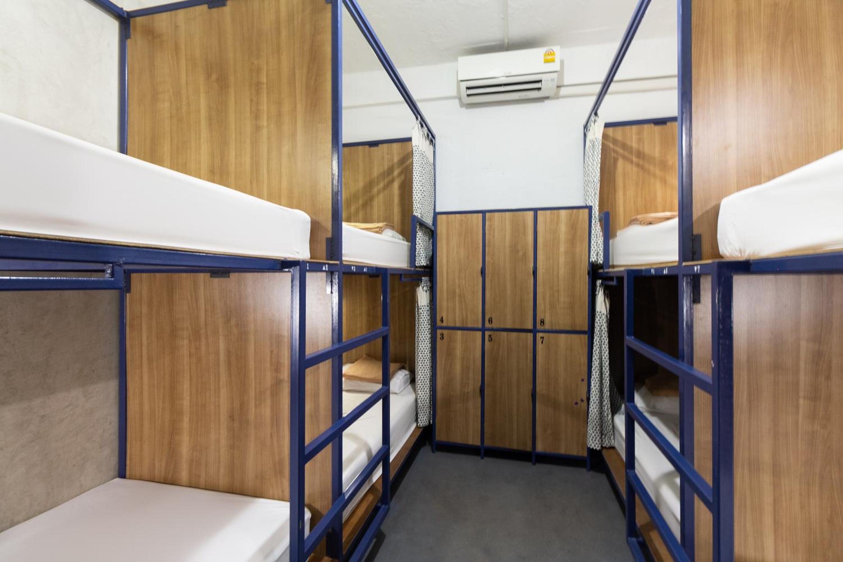 Bed in 8-Bed Mixed Dormitory Room