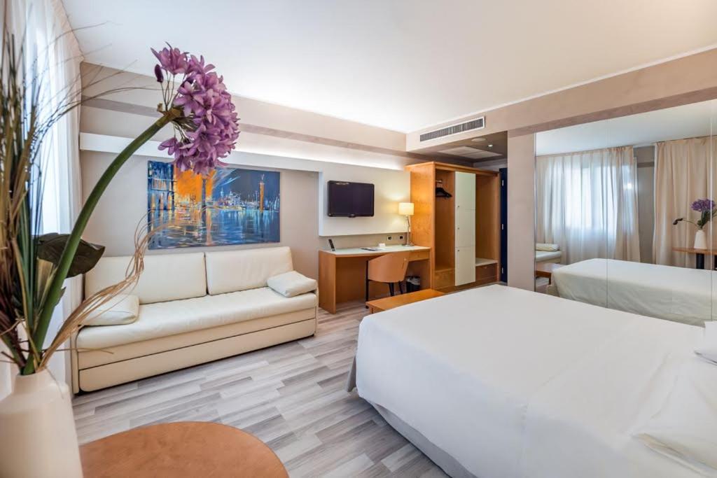Premier Double Room - Photo 4