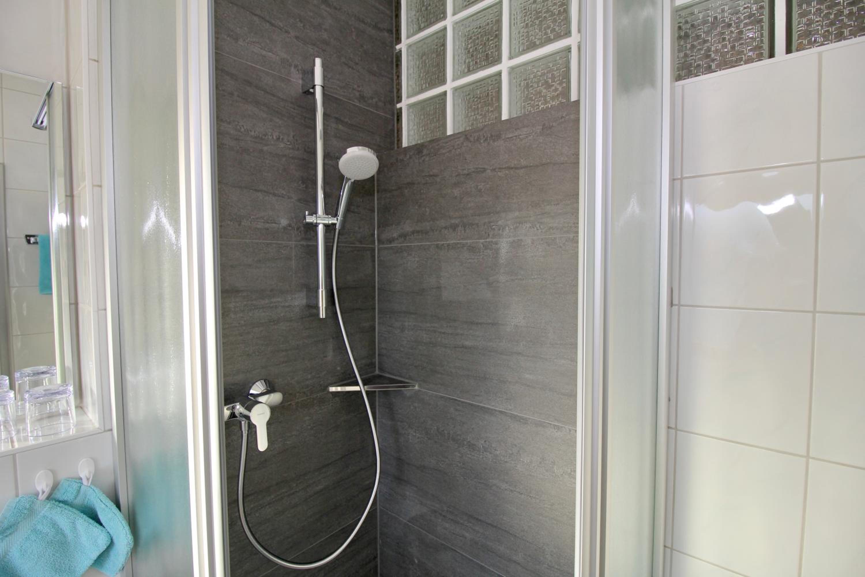 Double Room with Balcony - Photo 7