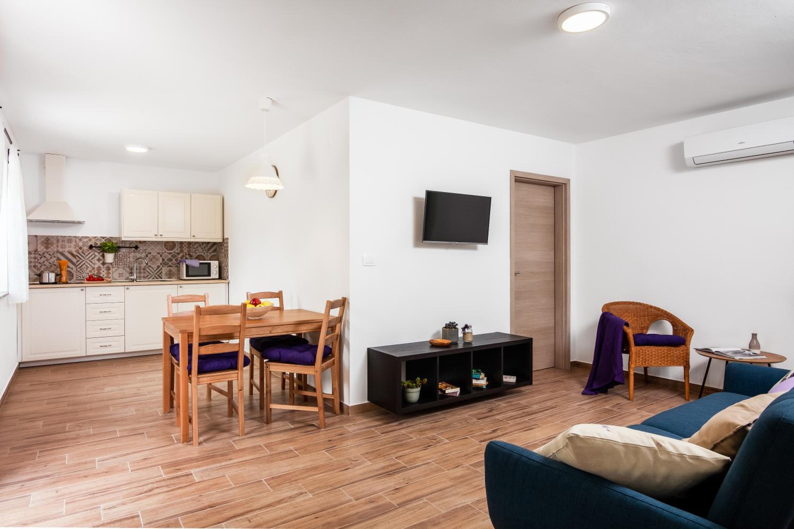 Apartment - Ground Floor photo 2