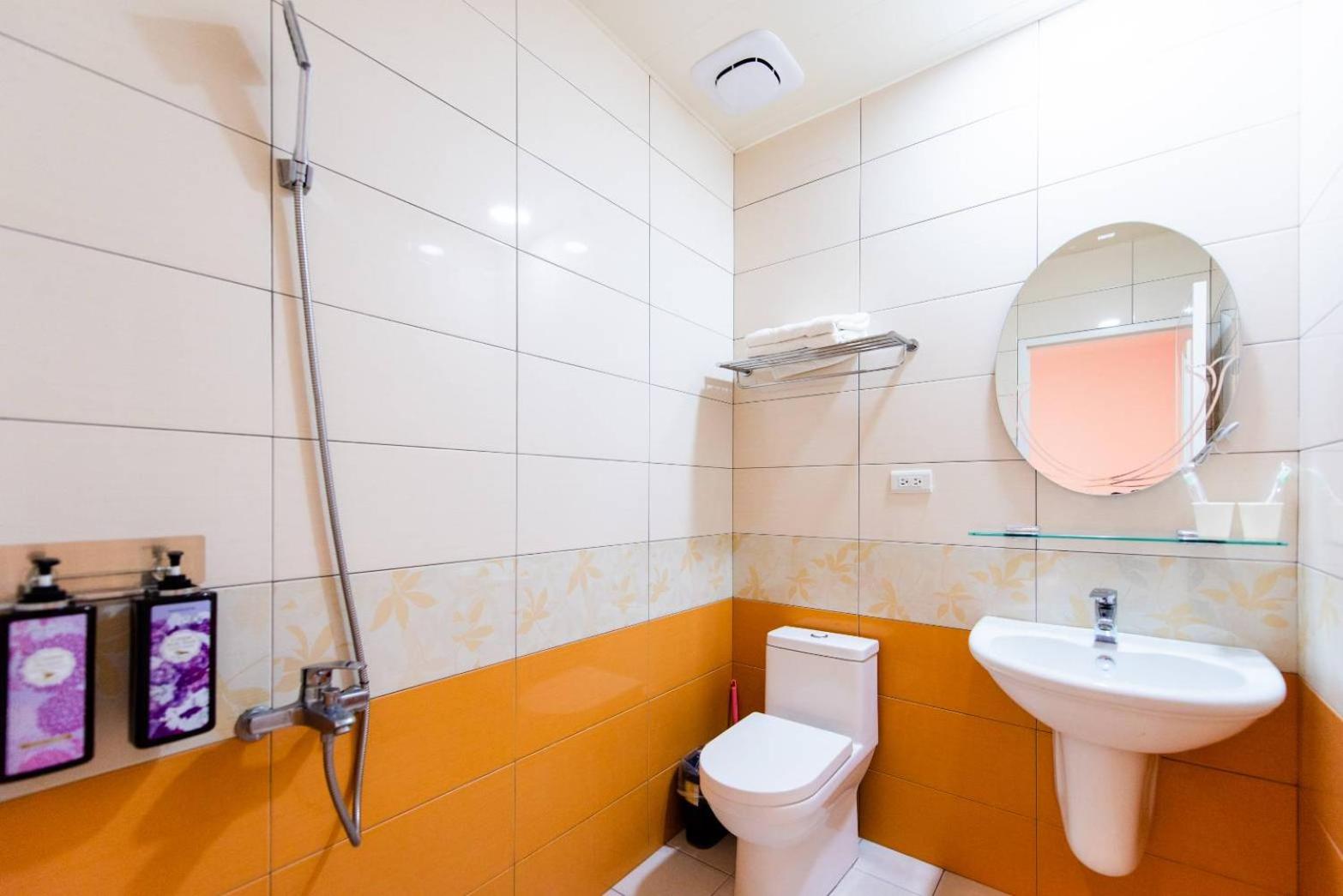 Standard Twin Room - Travel Subsidy Program Only photo 2