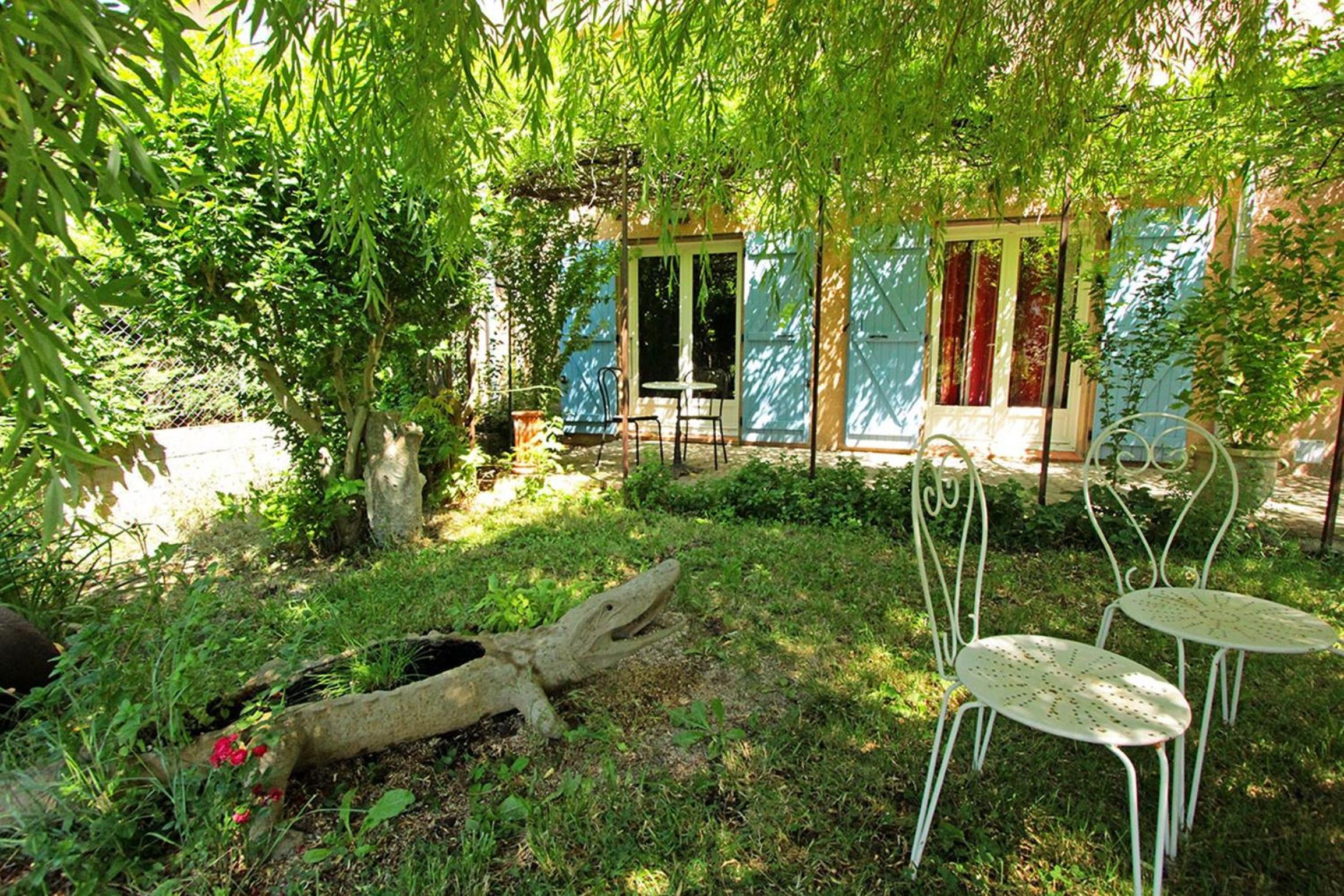 Family Room with Garden View photo 3
