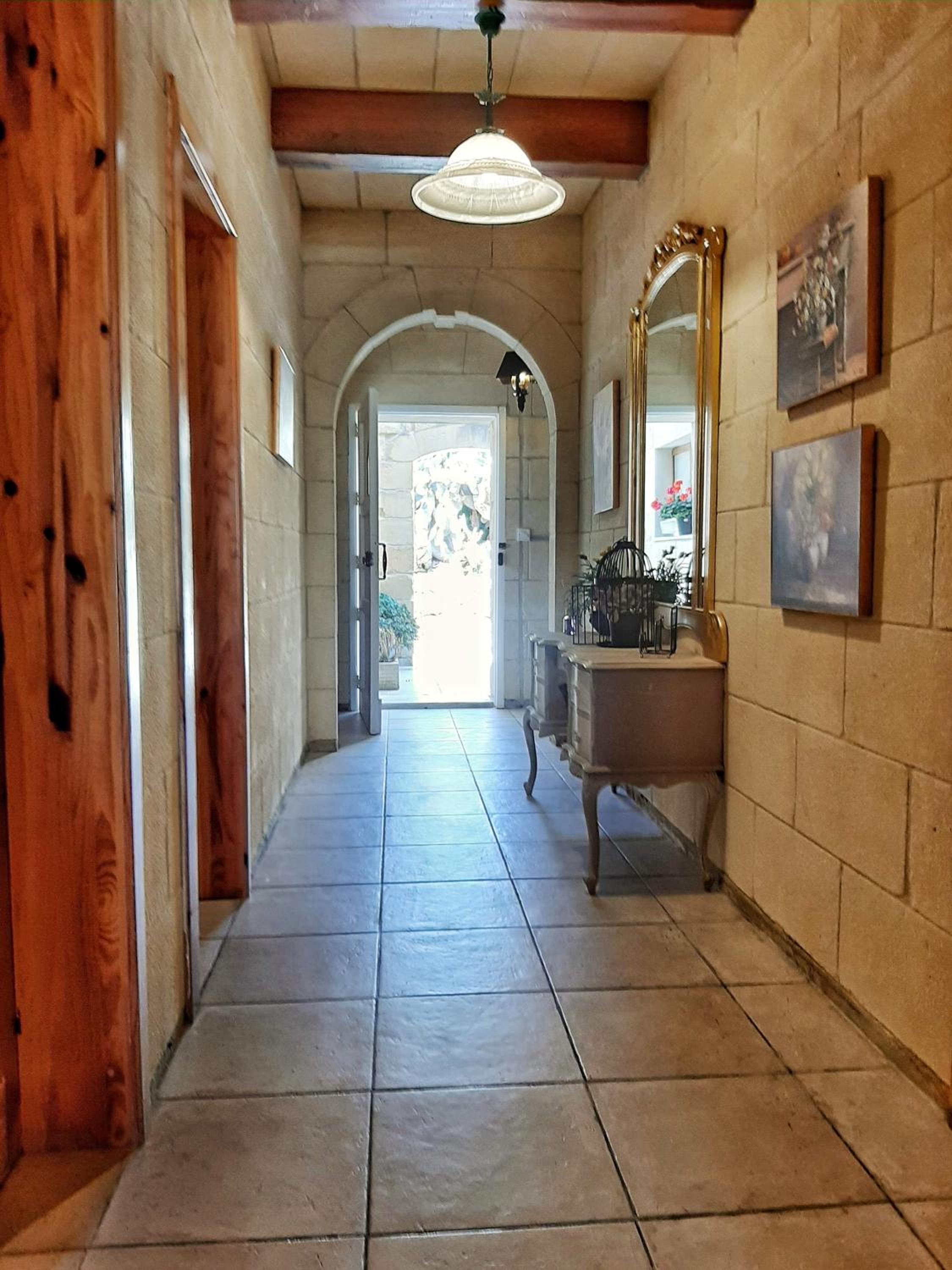 Villa photo 3