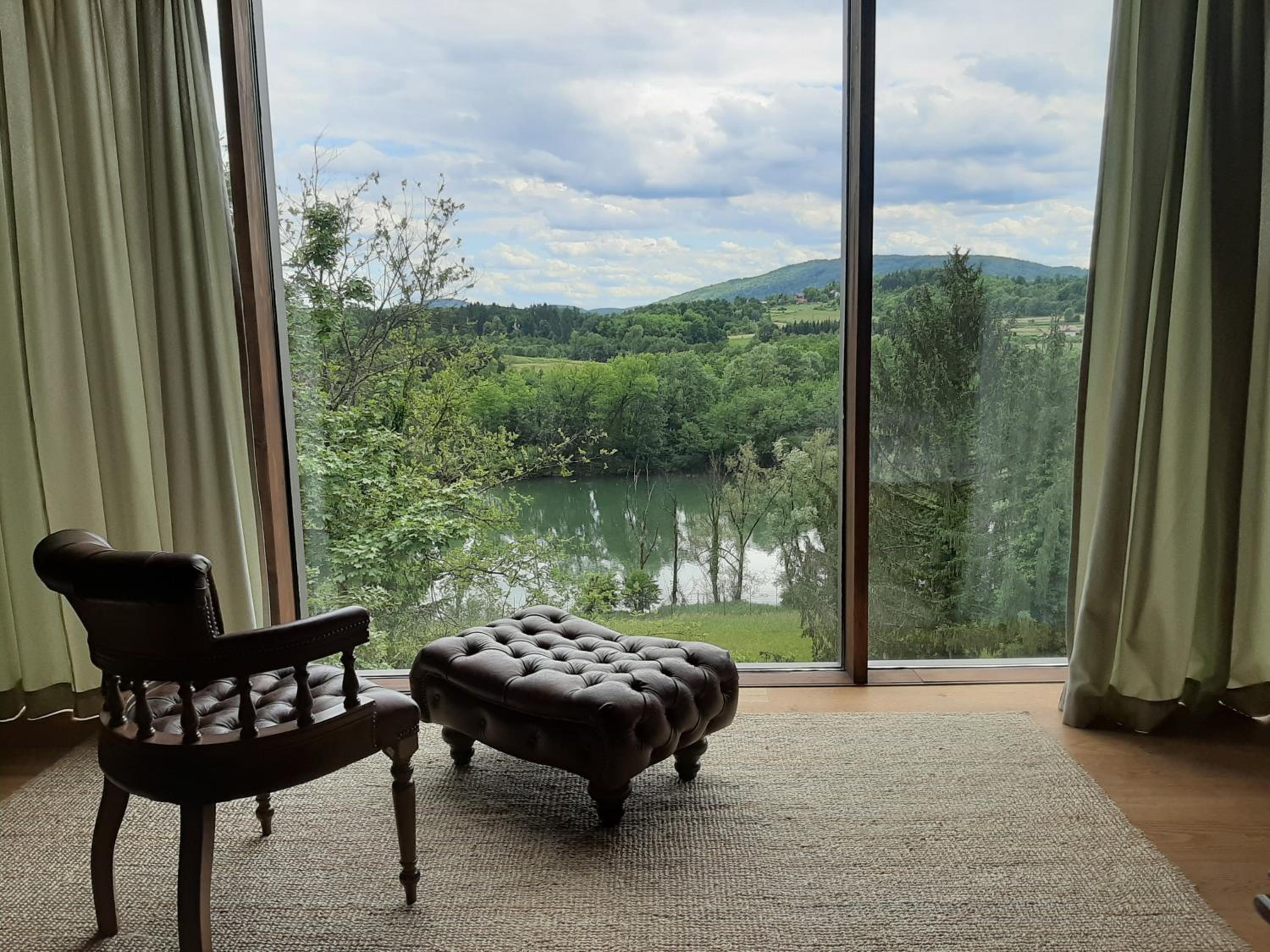Deluxe Suite - Photo 8