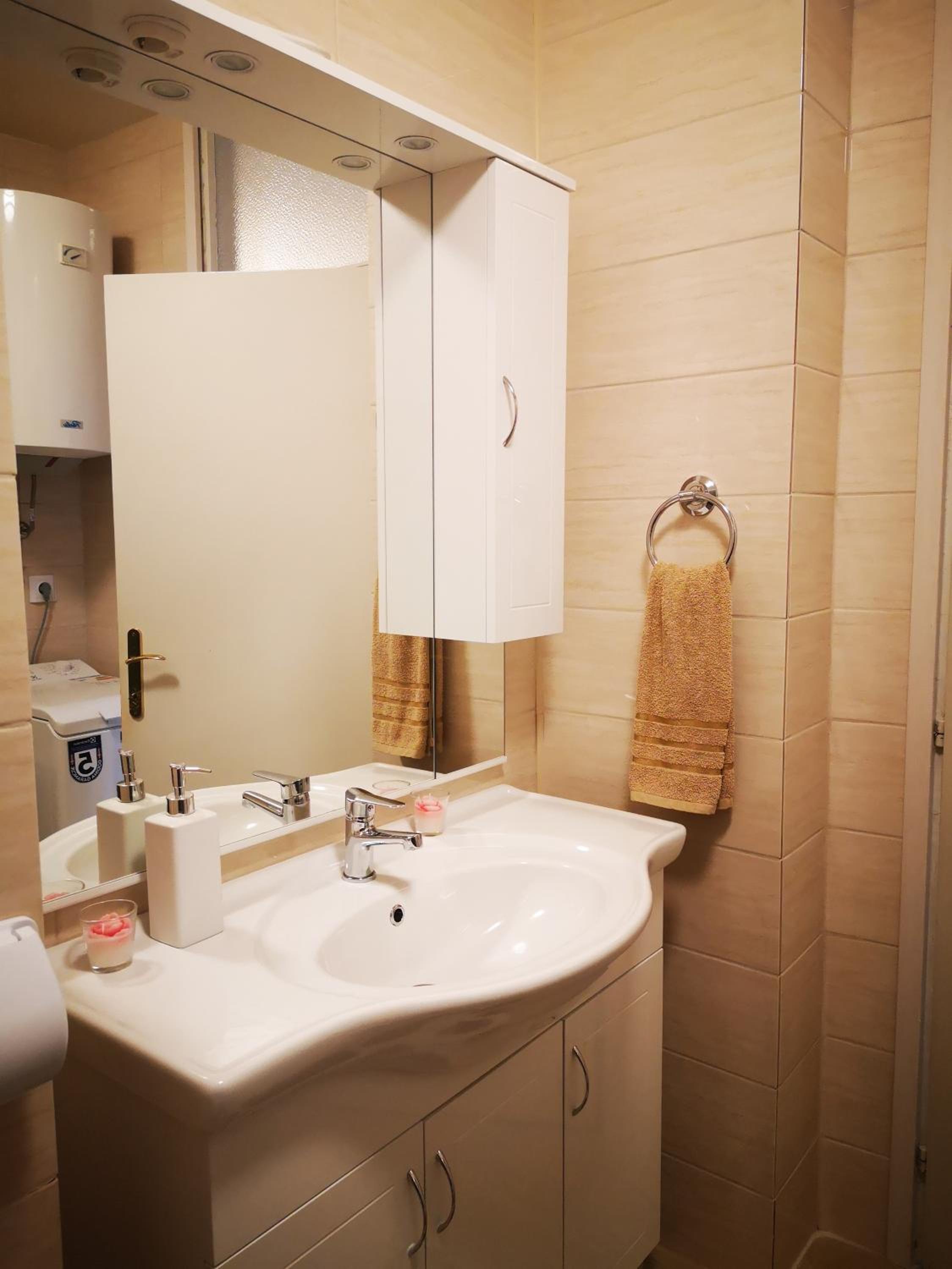 Apartment with Sea View - Photo 20