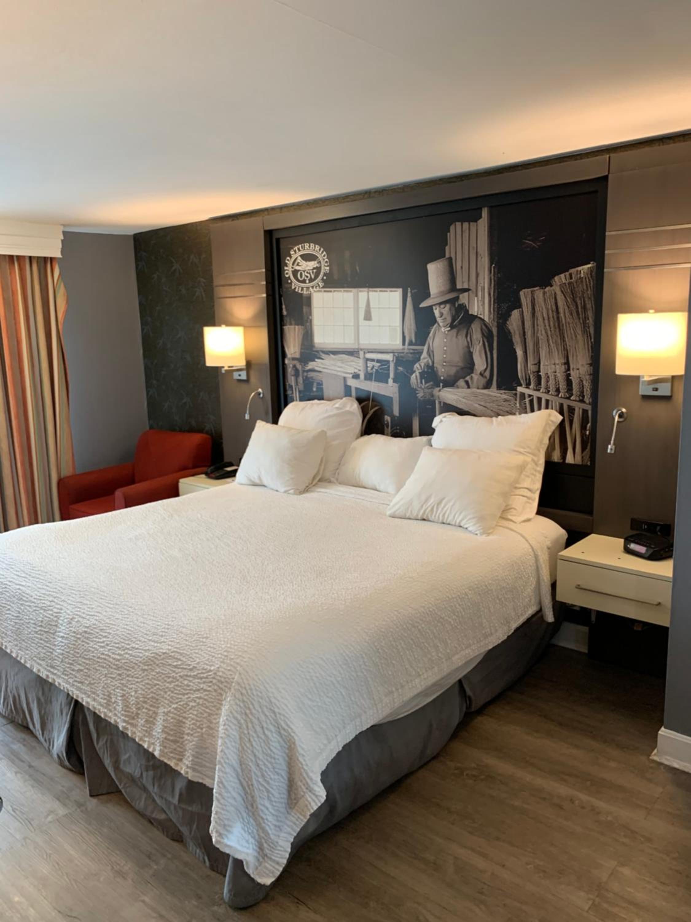 King Room with Pool or Lake View - Non-Smoking - Photo 1