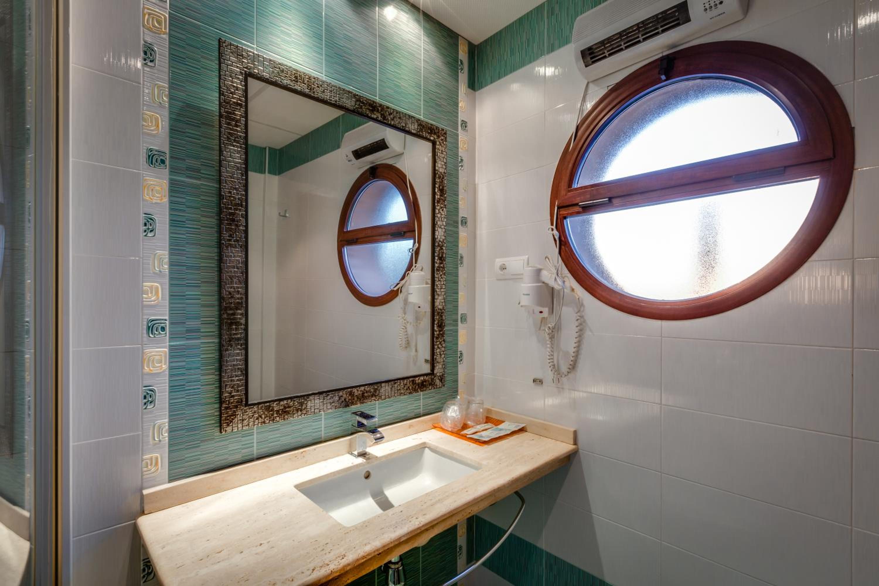 Double or Twin Room photo 2