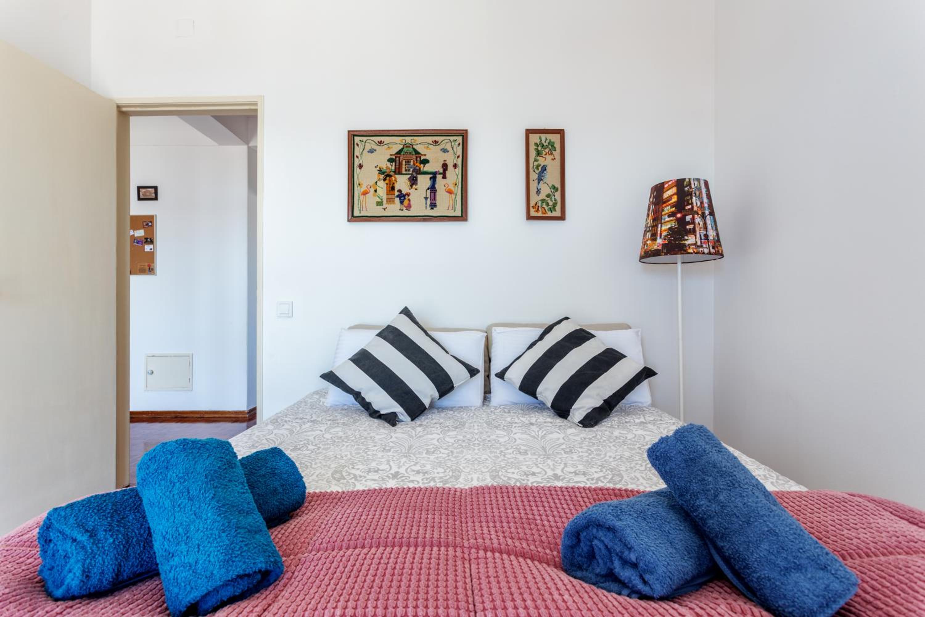 Two-Bedroom Apartment - Photo 2