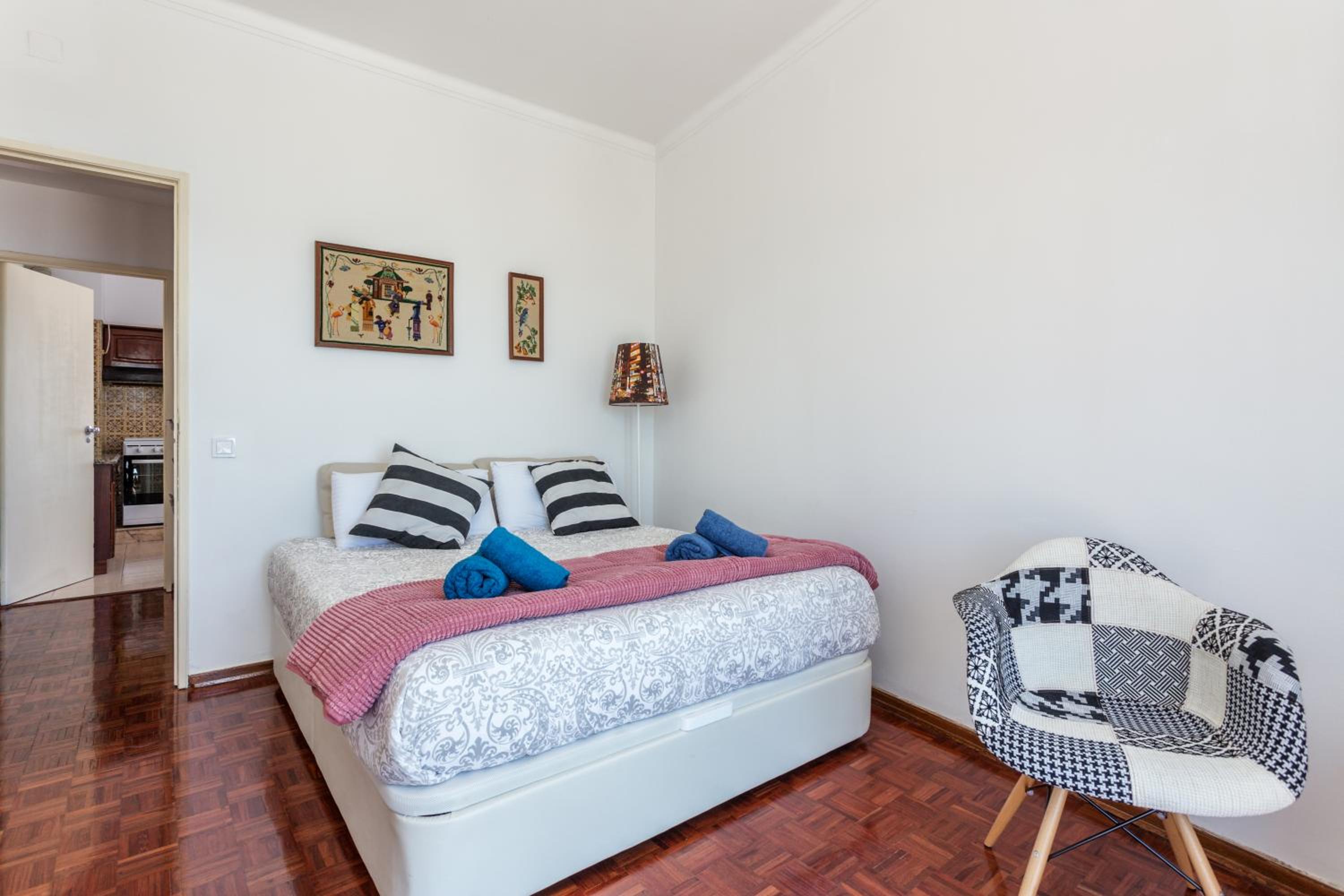 Two-Bedroom Apartment - Photo 3