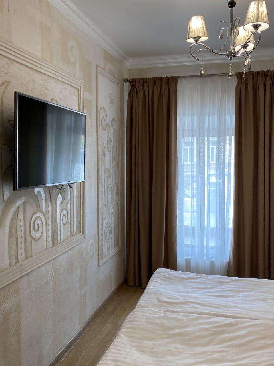 Double or Twin Room with City View photo 3