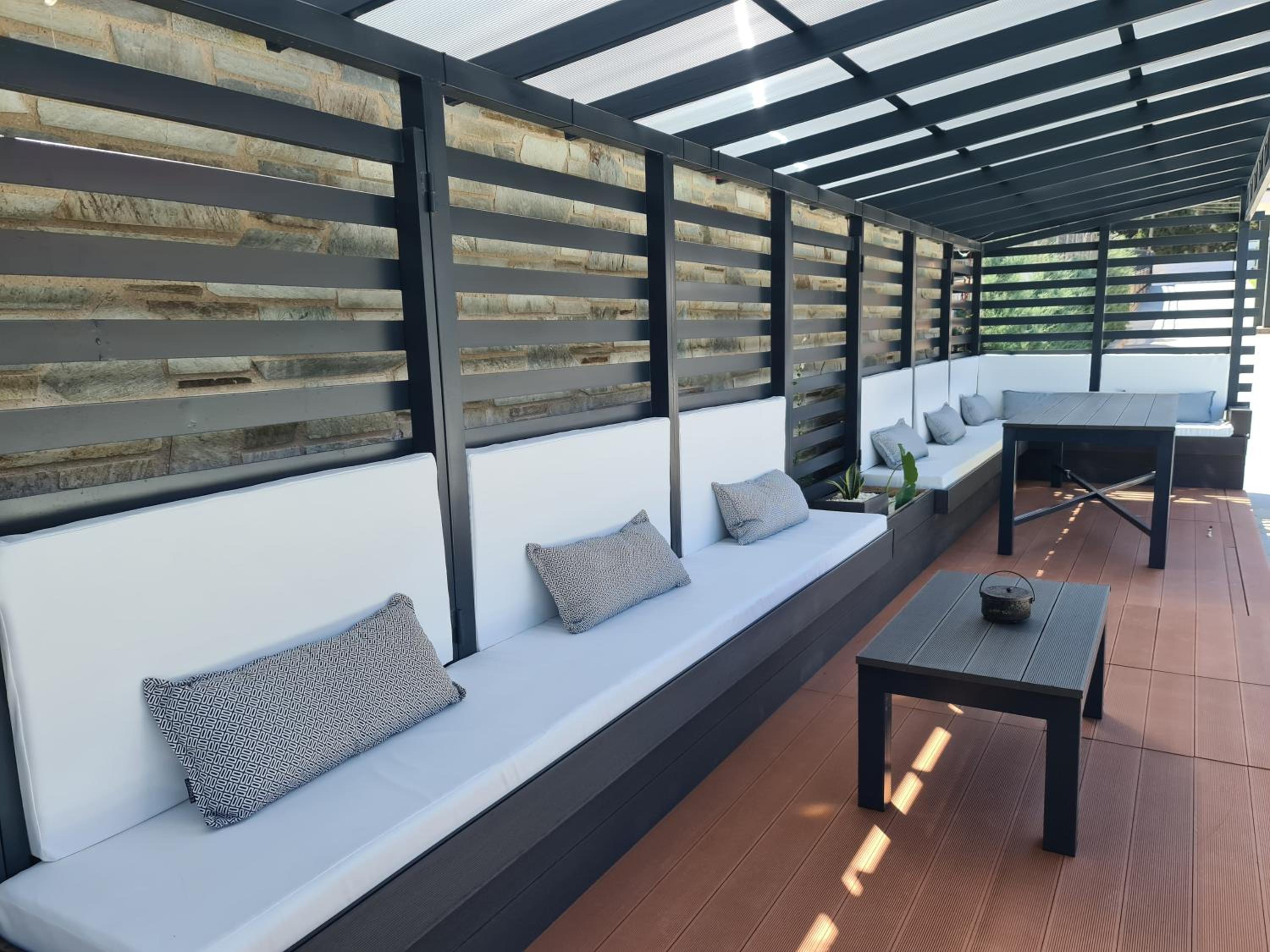 Villa with Private Pool - Photo 23