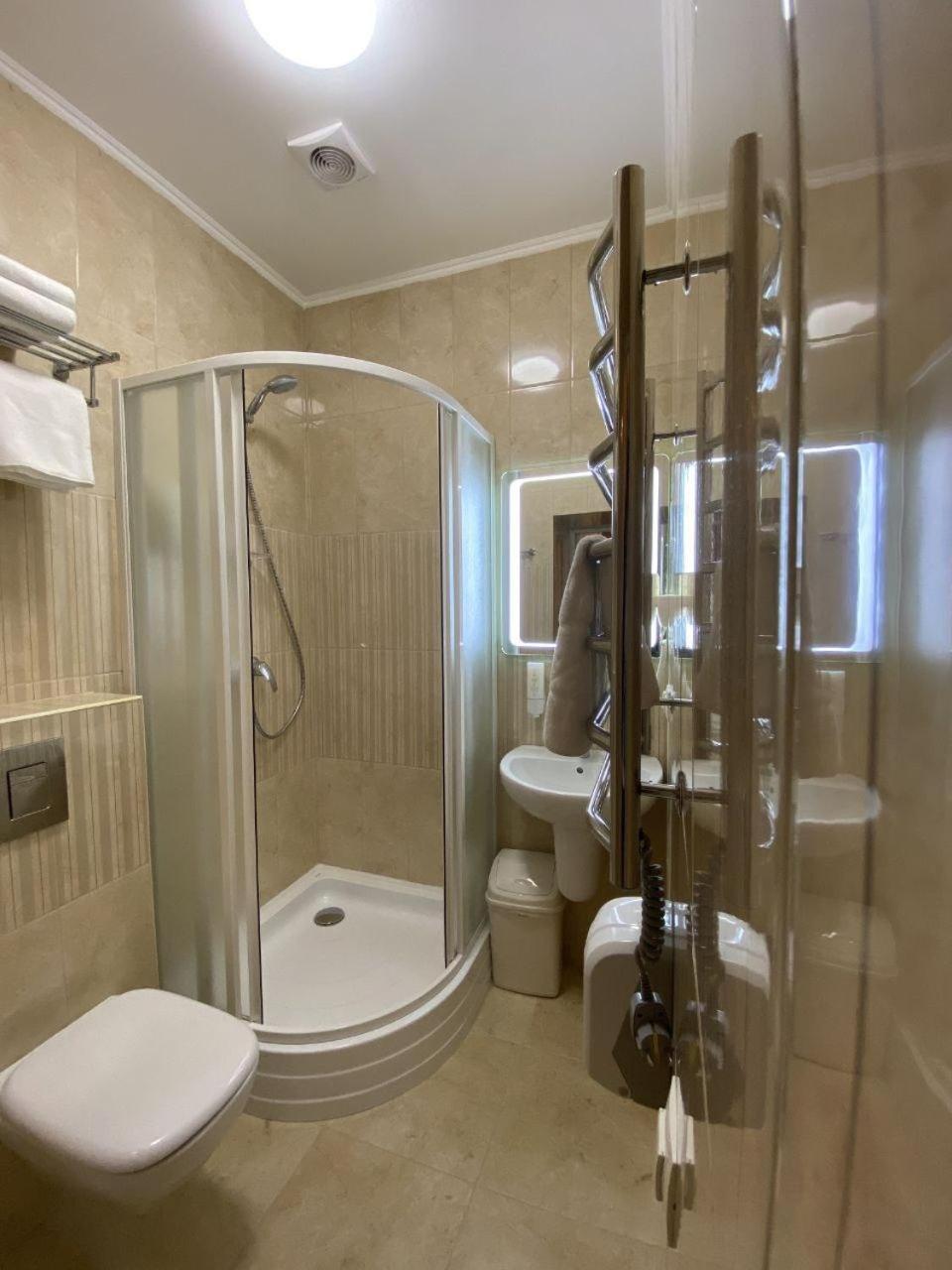 Deluxe Double Room with Shower photo 3