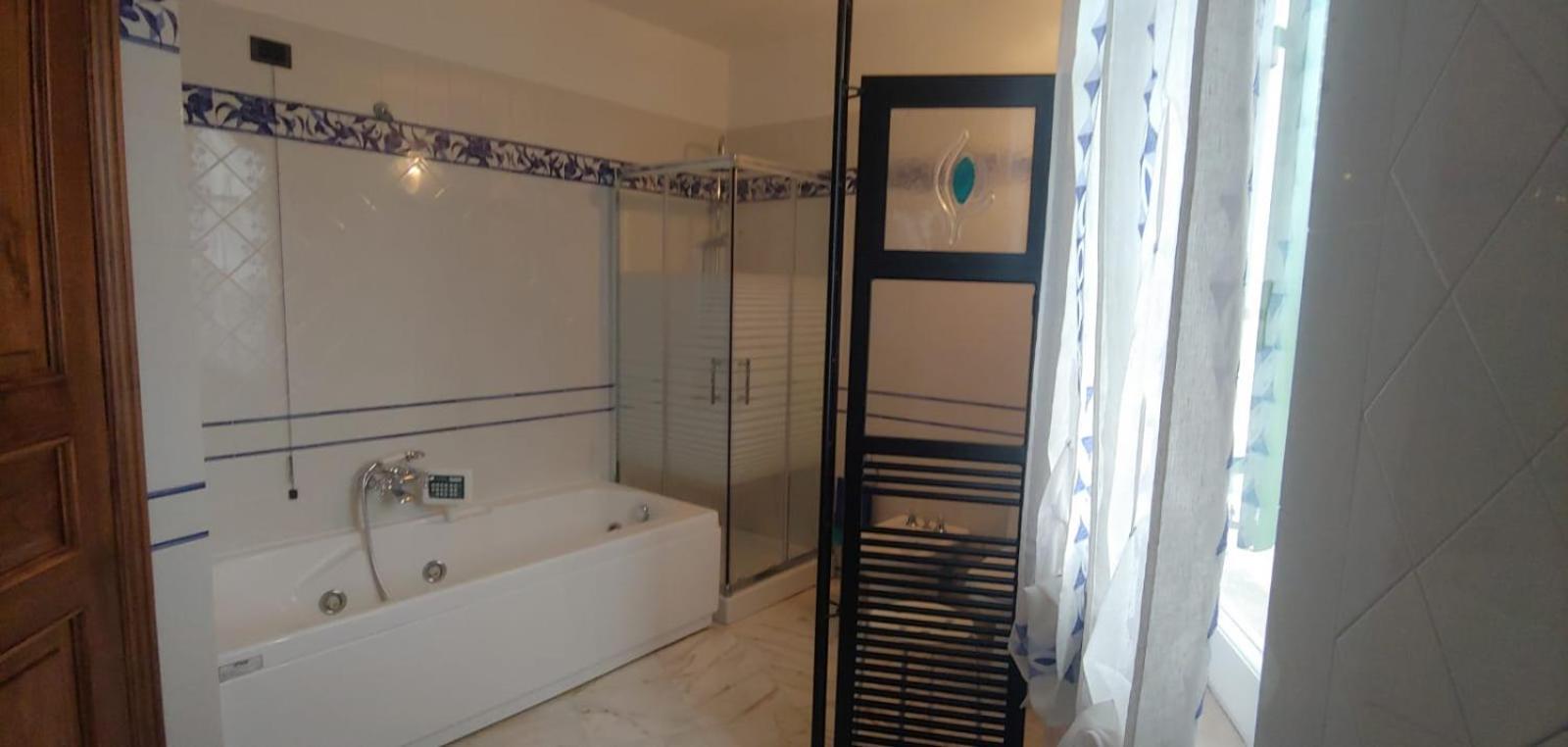 Deluxe Triple Room - Photo 3