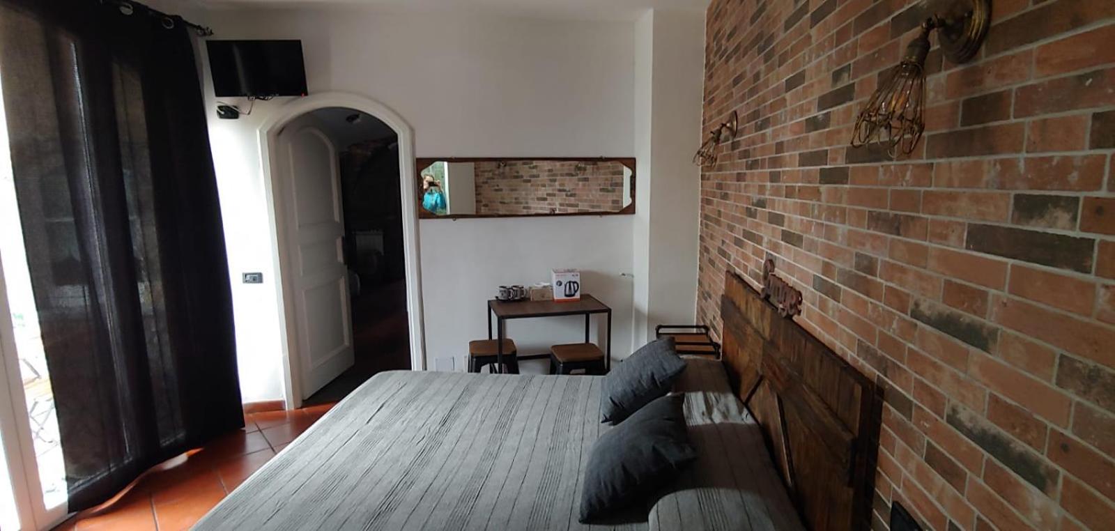 Double Room - Photo 5