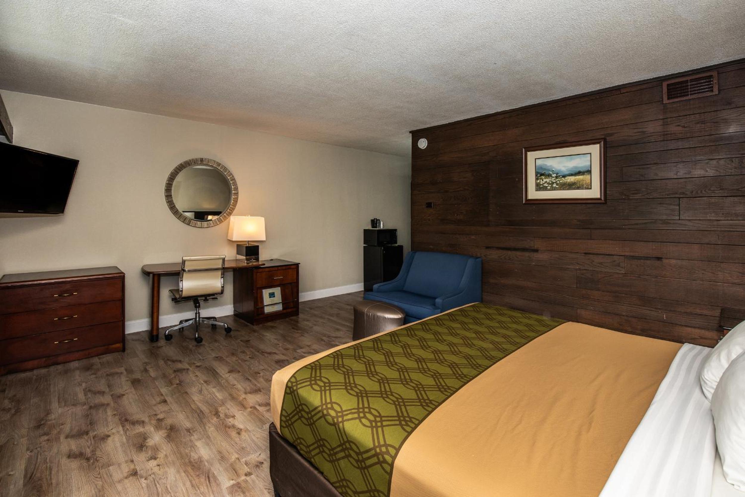 Standard King Room - No Balcony photo 2