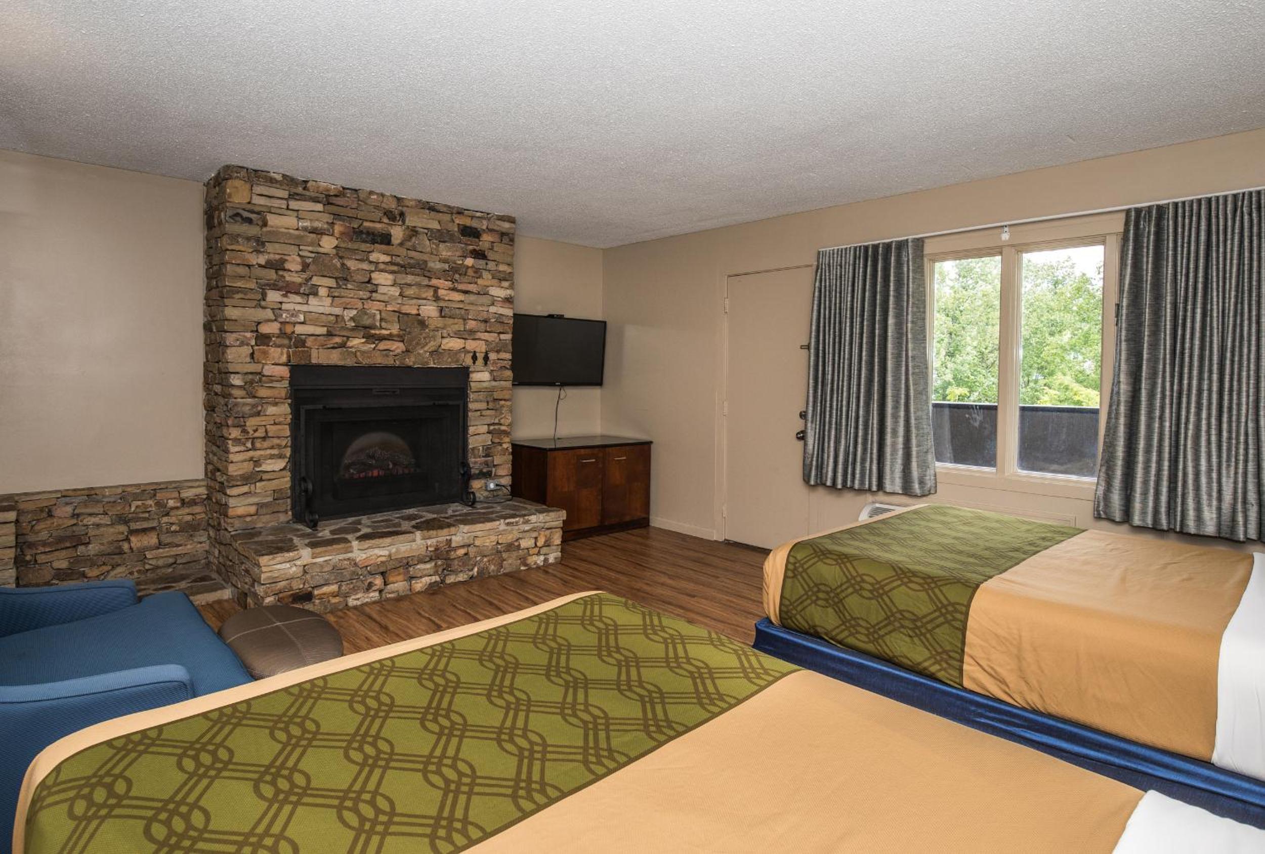 Two Double Beds with Mountain View and E-Fireplace photo 1