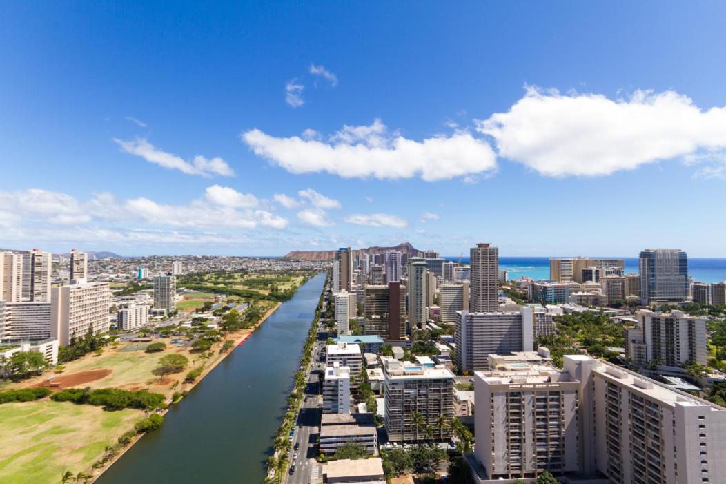 2 Bedroom Penthouse w/Ocean Views: Penthouse Apartment photo