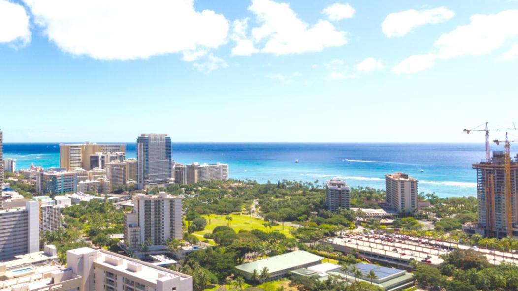 2 Bedroom Penthouse w/Ocean Views: Penthouse Apartment photo