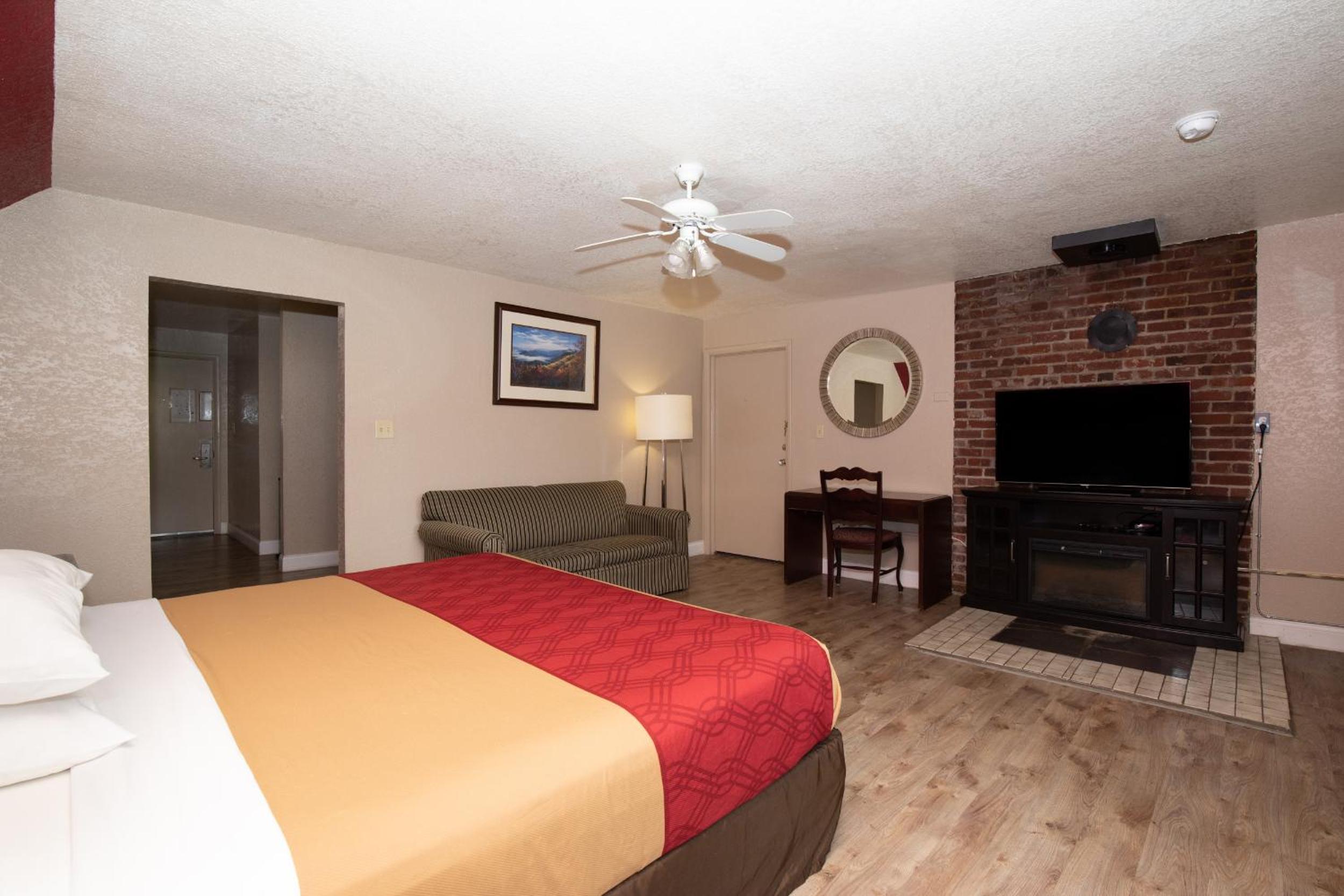 King Room with Mountain View - Photo 6