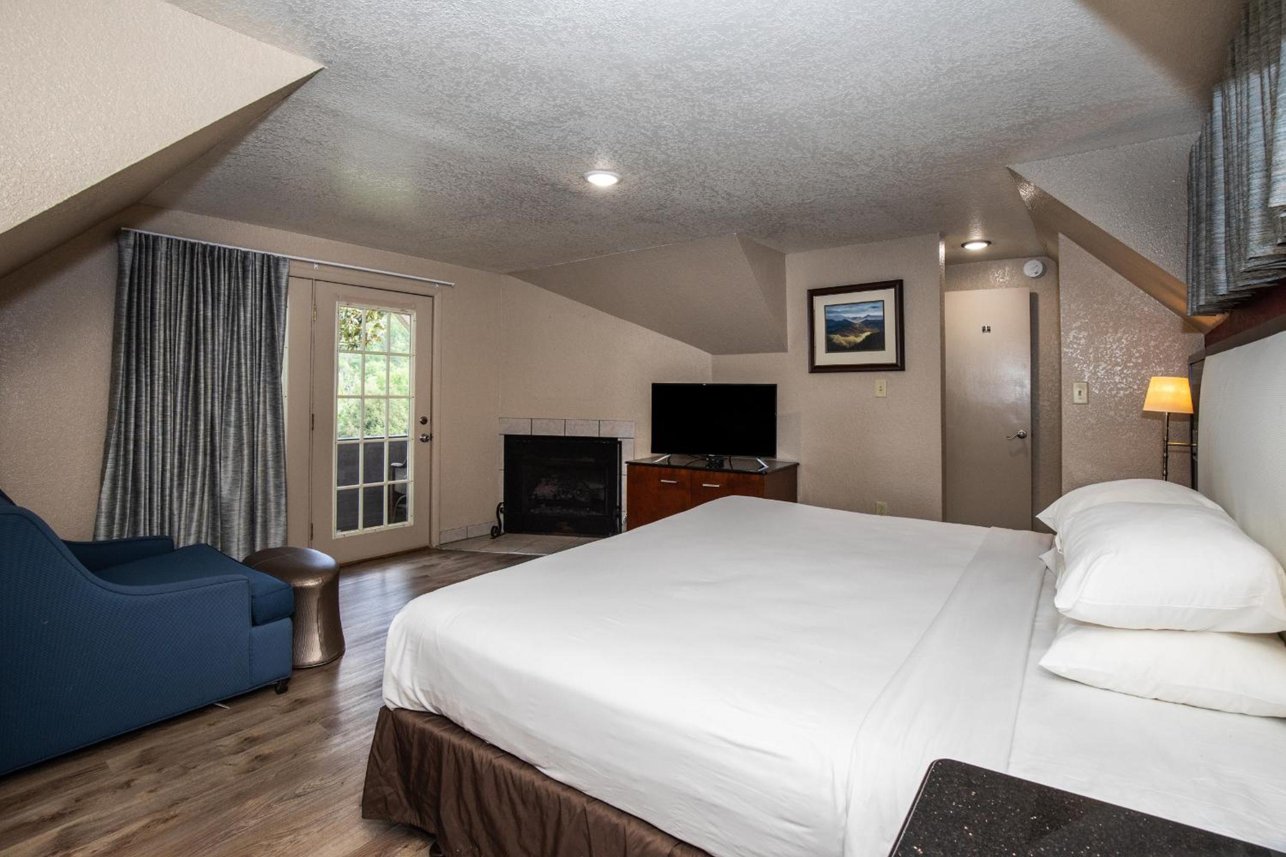 King Room with Mountain View - Photo 8