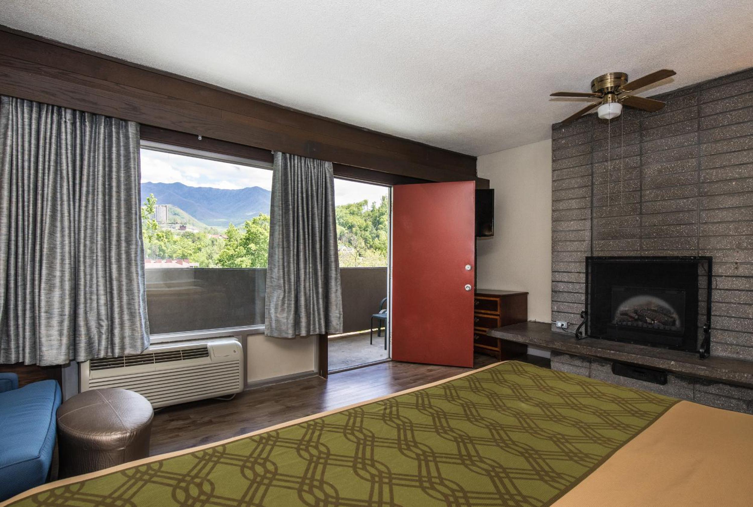King Room with Mountain View - Photo 11