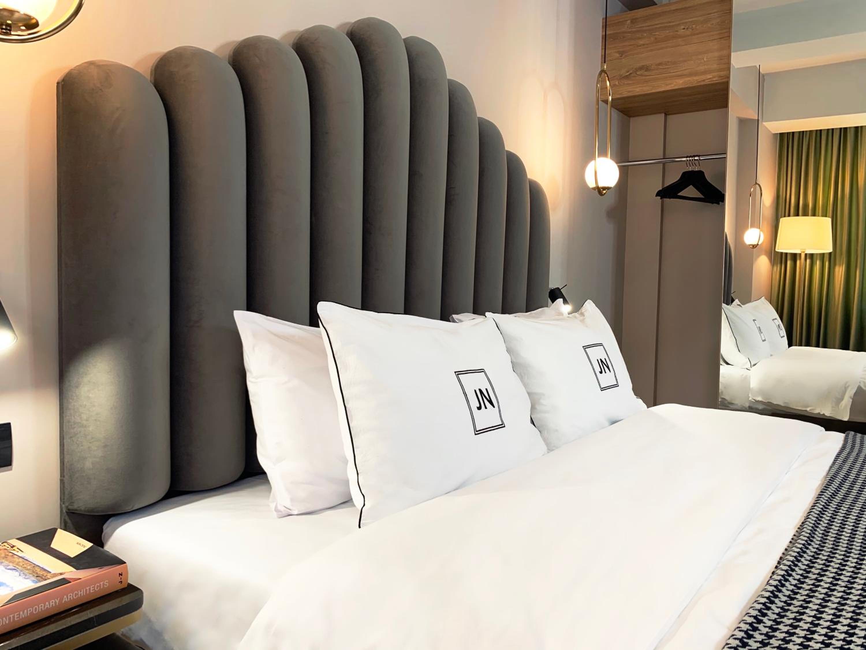 Deluxe Double Room - Photo 12