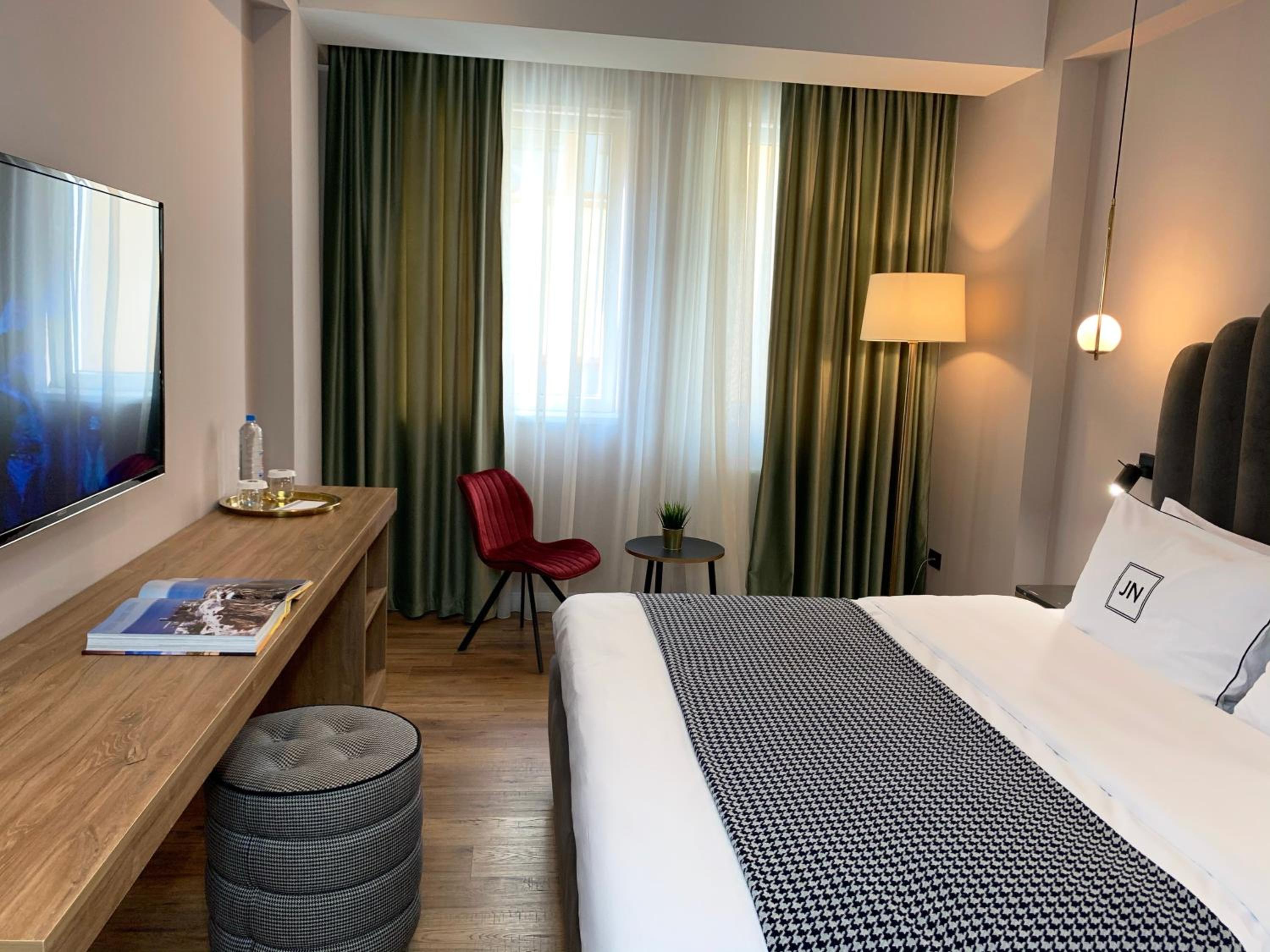 Deluxe Double Room - Photo 7
