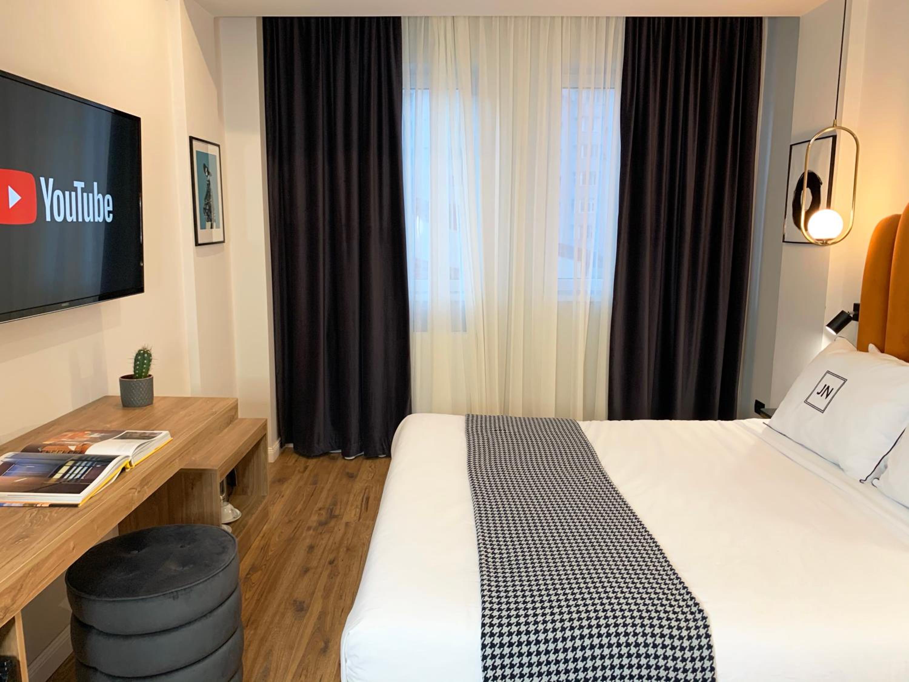 Standard Double Room - Photo 6