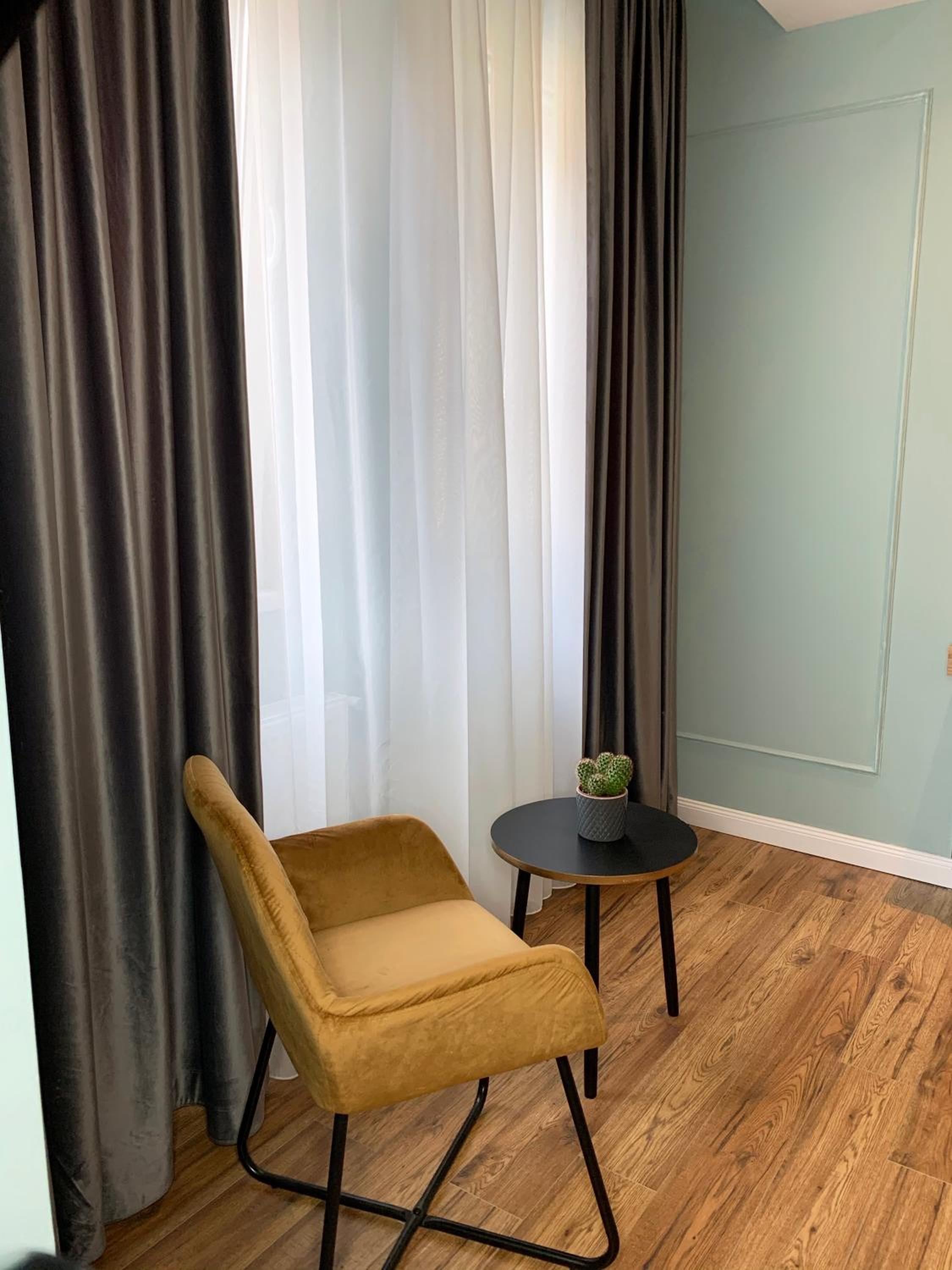 Large Twin Room - Photo 17