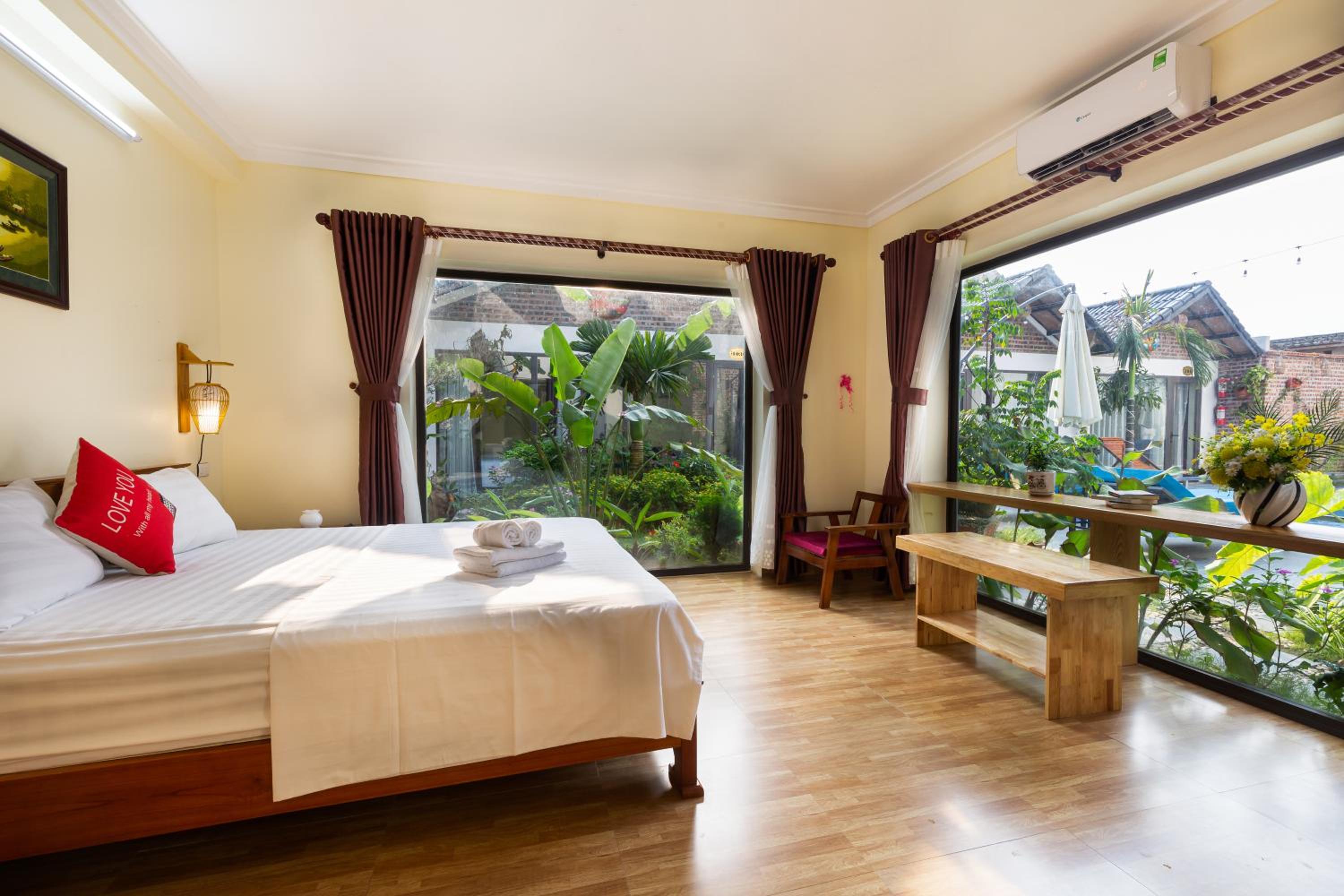 Deluxe King Room photo 3