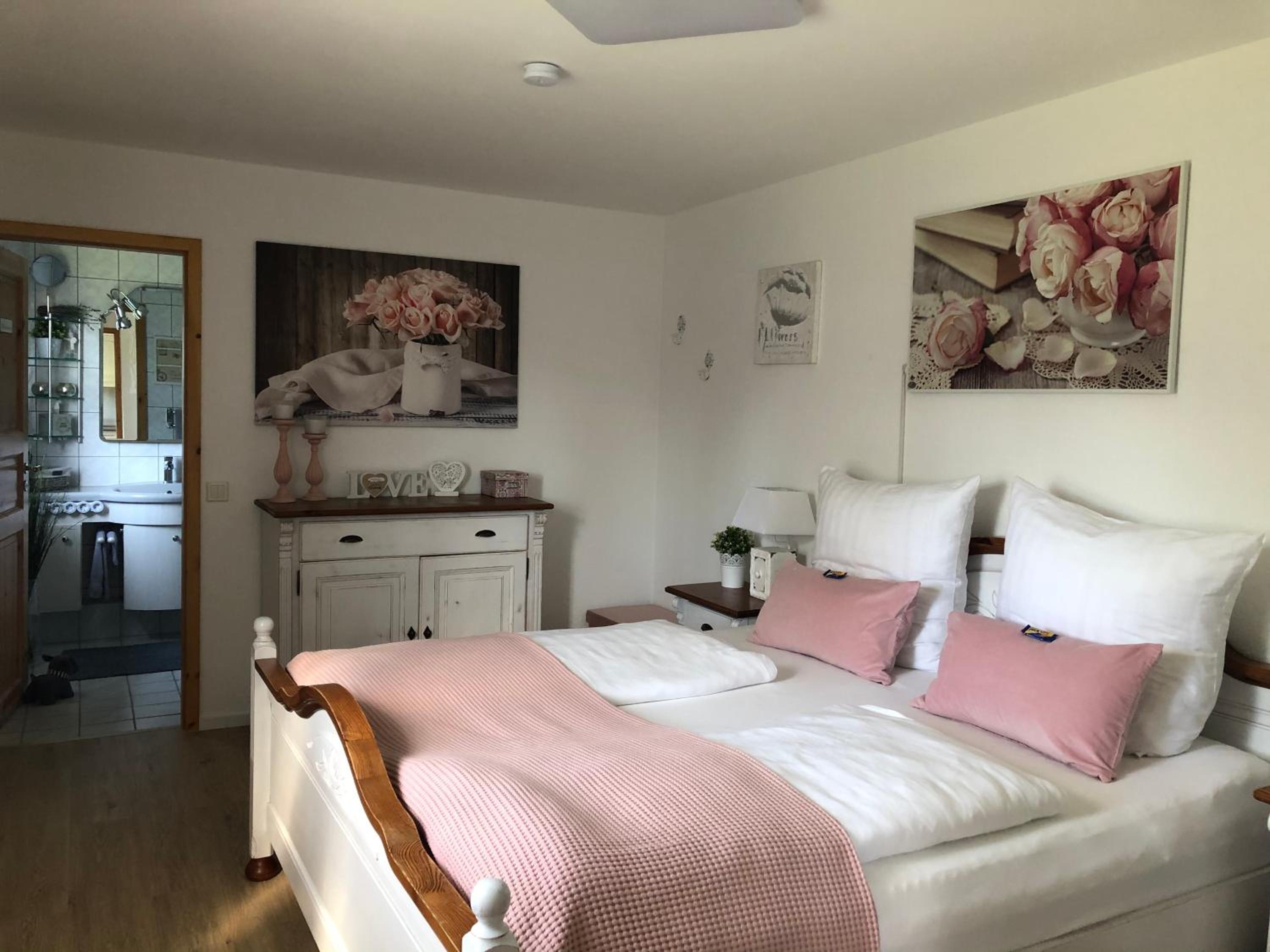 One-Bedroom House photo 1