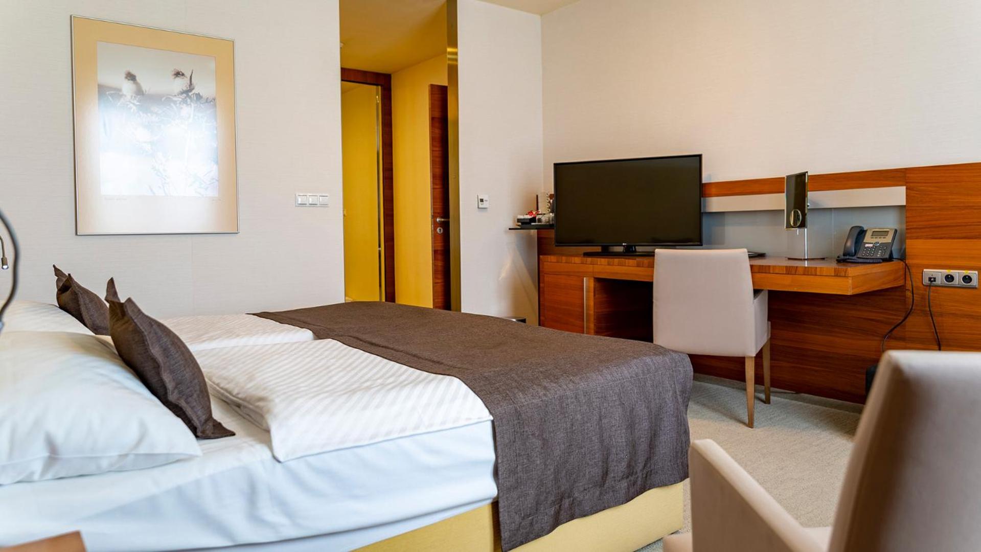 Standard Double Room - Photo 4