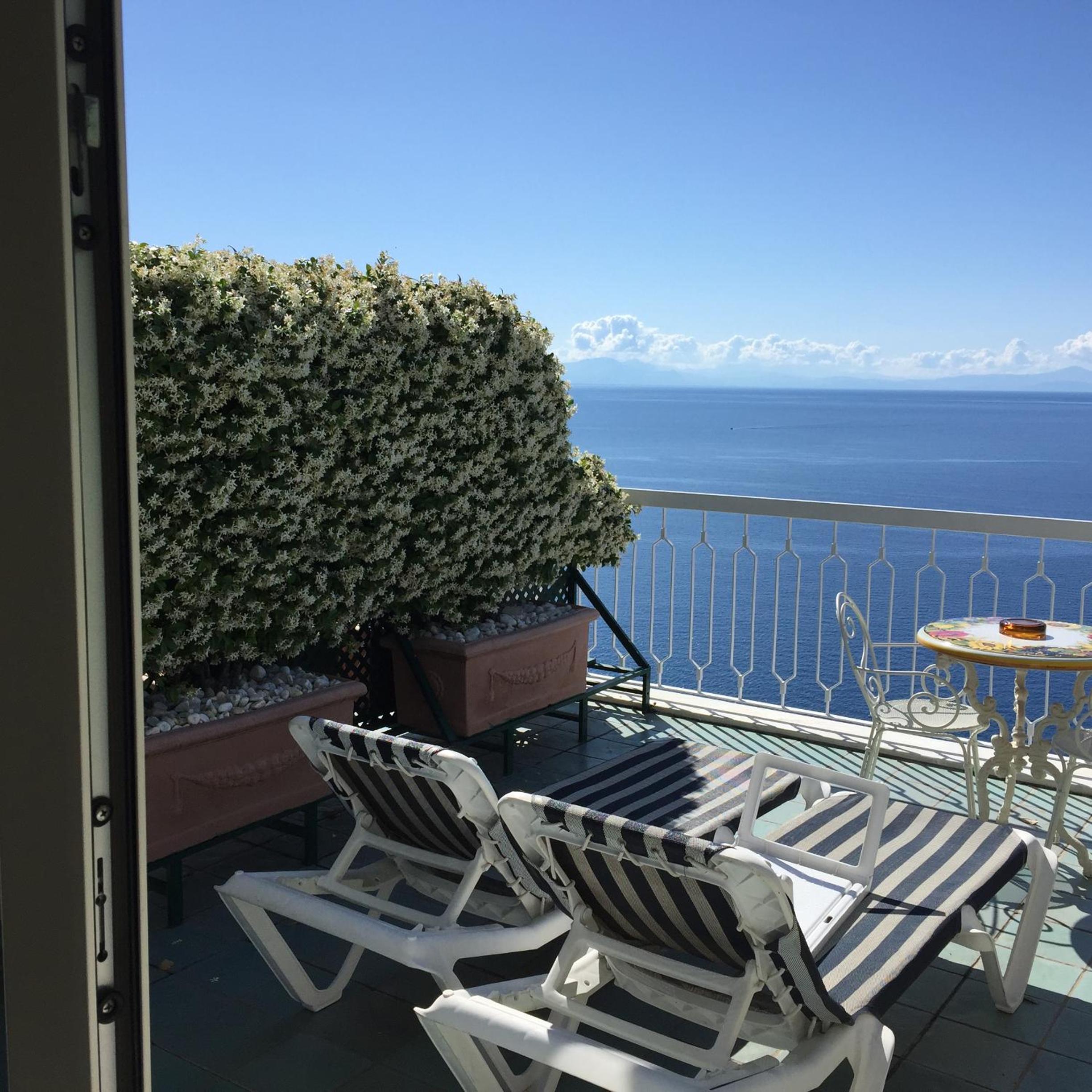 Junior Suite with Sea View (2 Adults) - Photo 2